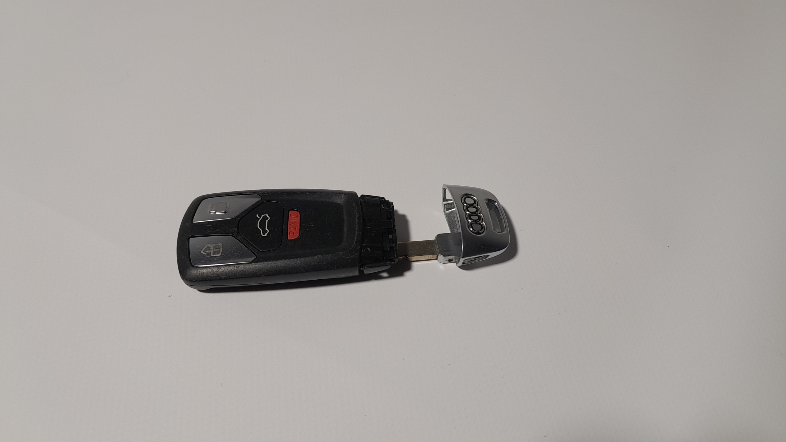 AUDI A4 B9 key PILOT 4M0959754AK