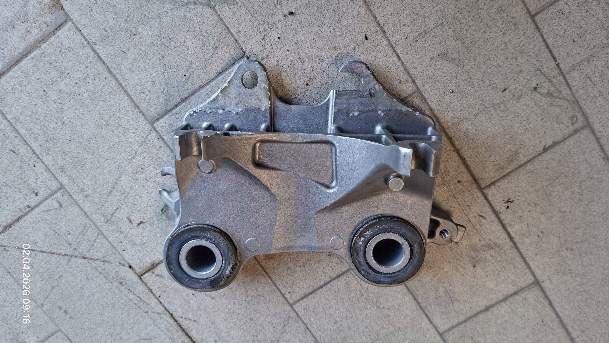 Support Support moteur plaque montage fixation Renault 5 E-Tech 4 e-tech 112219123R