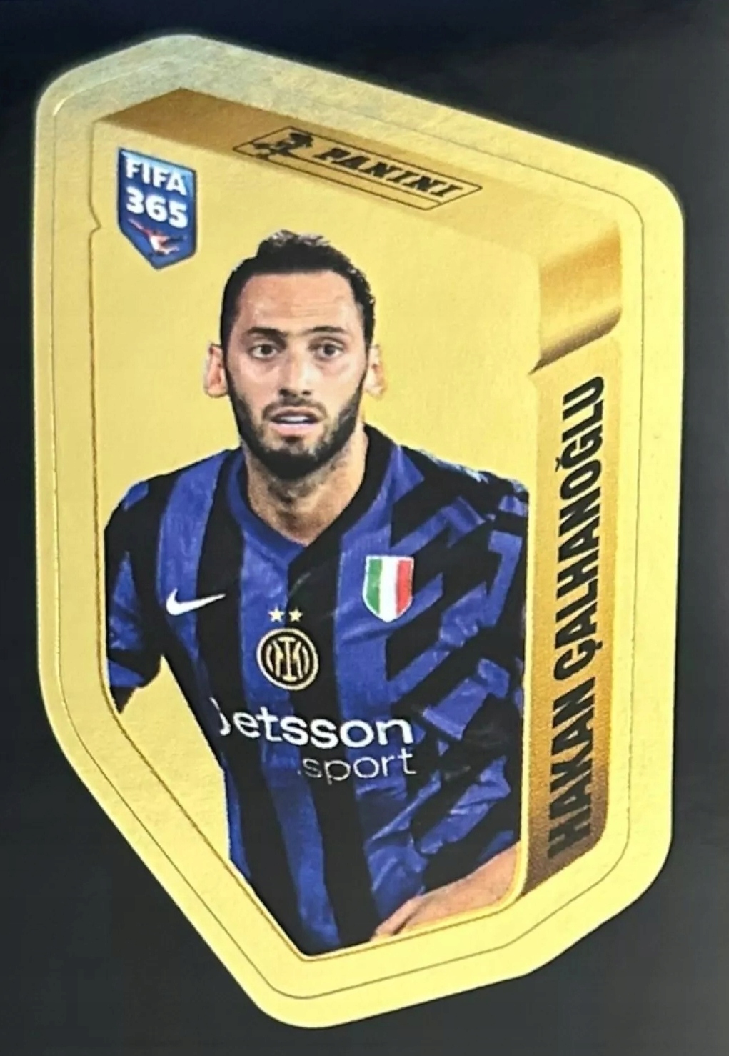 Panini naklejki Fifa 365 2025 Naklejka My Golden Team Hakan Calhanoglu