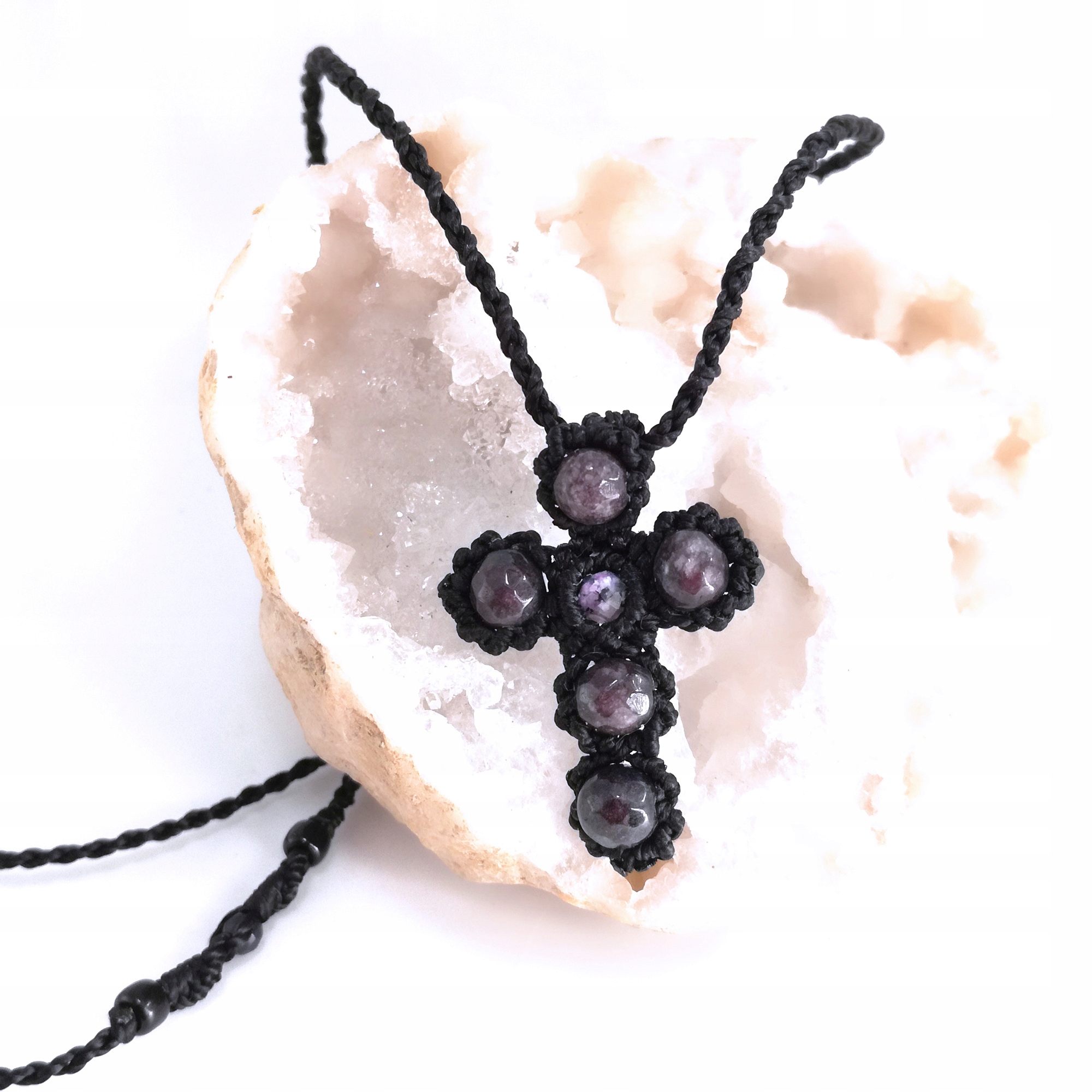 Křížek z kamenů čaroit achát v makru choker nastavitelný náhrdelník