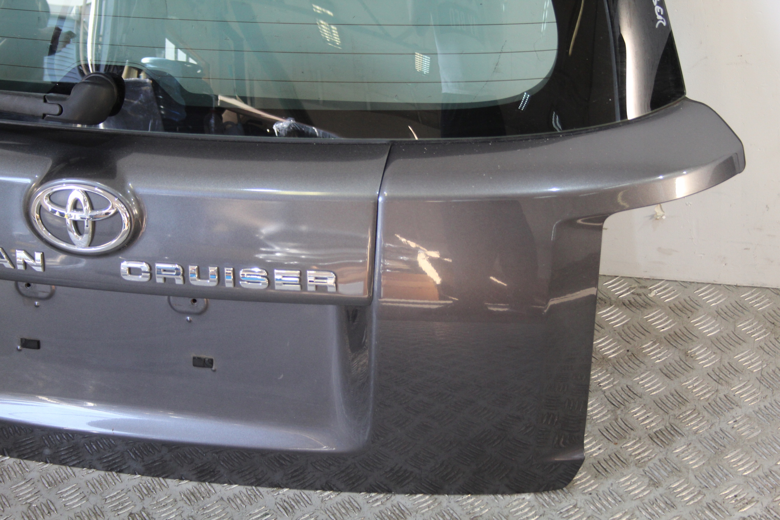trunk door boot TOYOTA URBAN CRUISER
