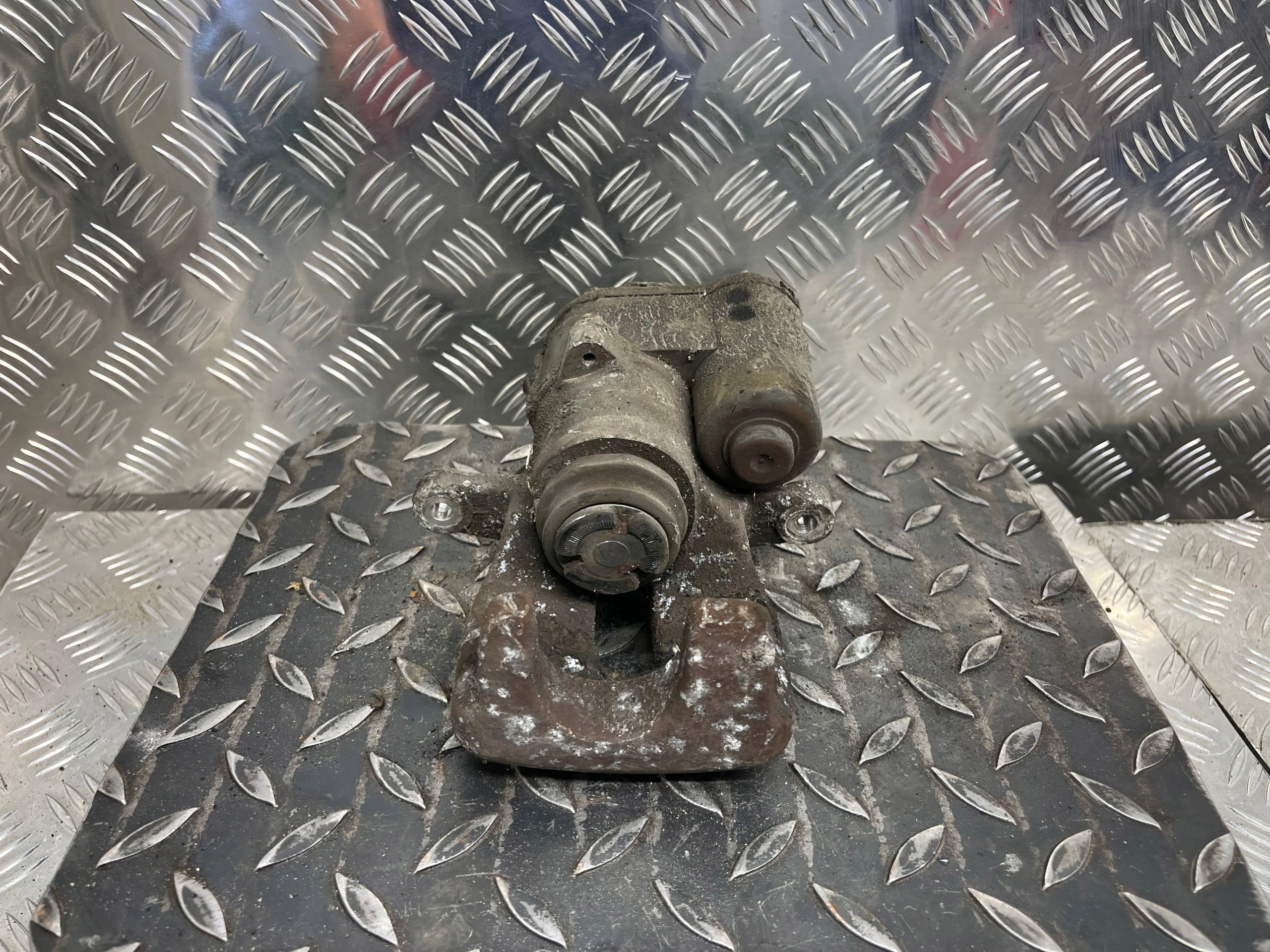 caliper brake right rear part rear VOLKSWAGEN PASSAT B6