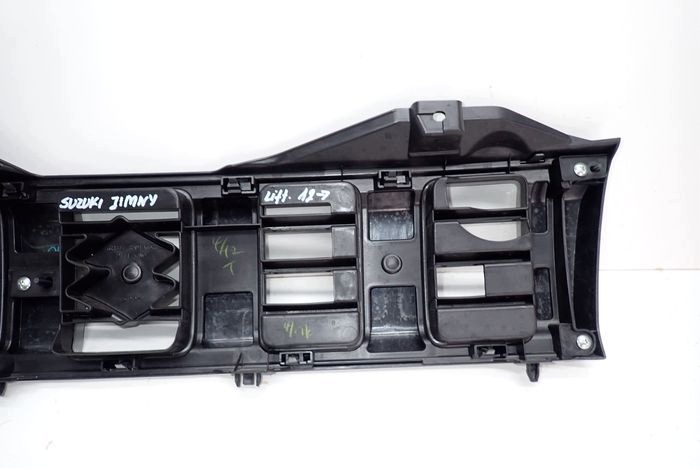 SUZUKI JIMNY LIFT 12- maska 72111-57M0