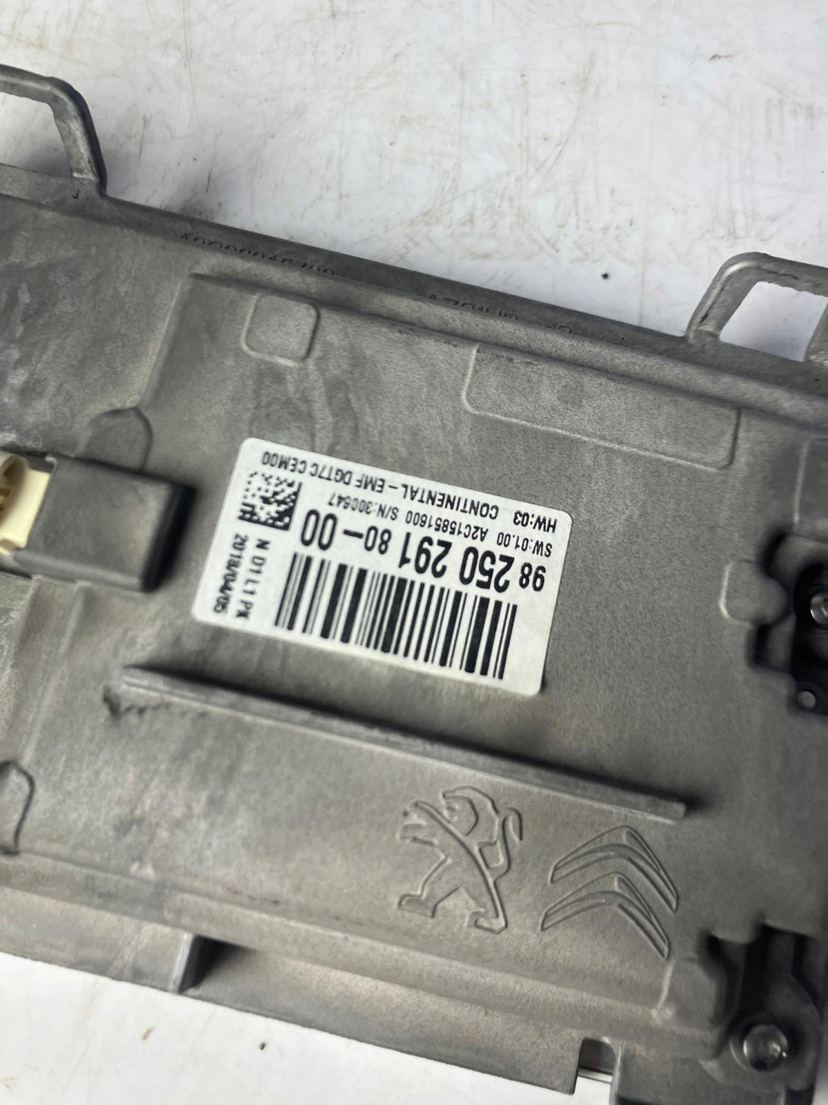 EKRAN display navigation devices PEUGEOT 208 LIFT 9825029180