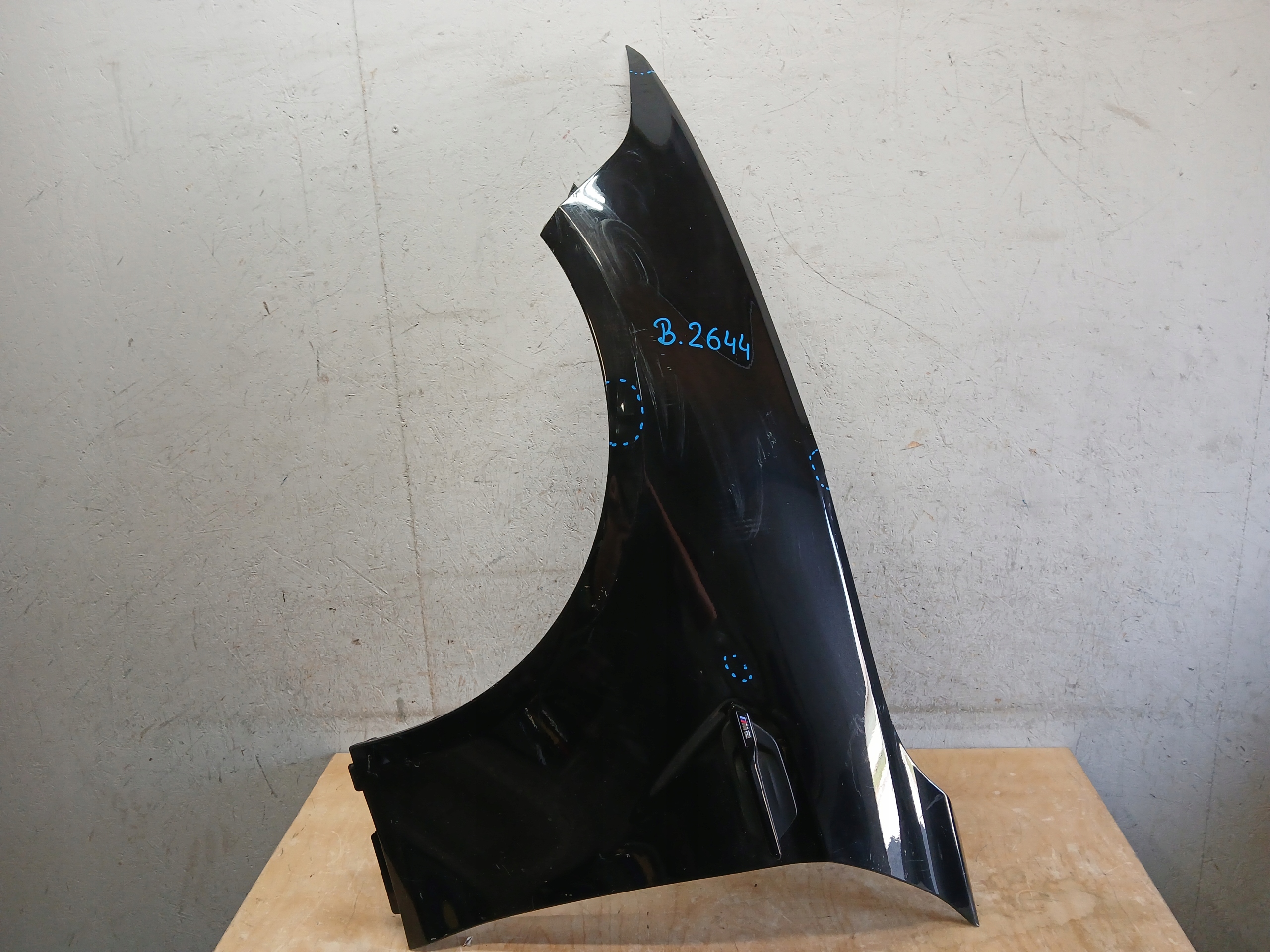 fender front left BMW M2
