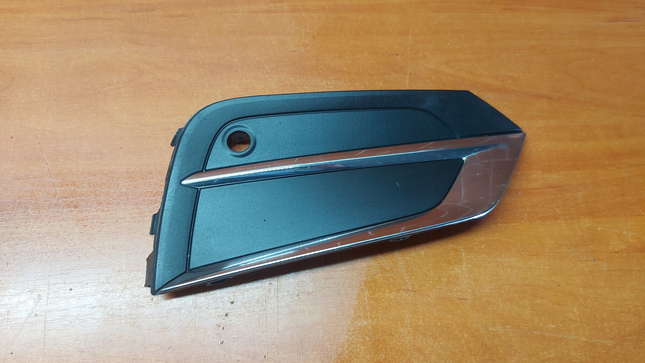 spoiler grid CHROM of a bumper right right front front VOLVO XC60 II