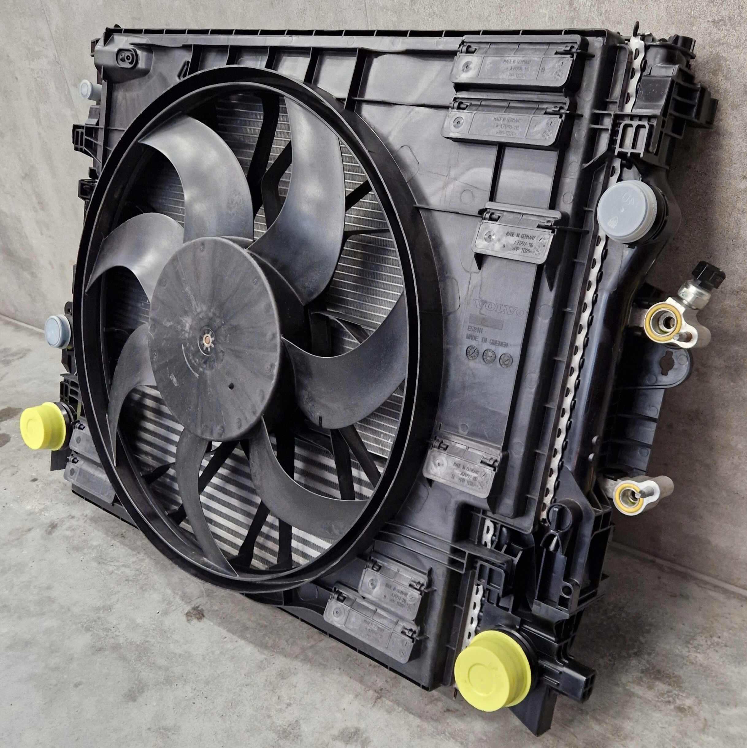 KOMPLET CHŁODNIC VOLVO XC90 II 2015- Producent części Volvo OE