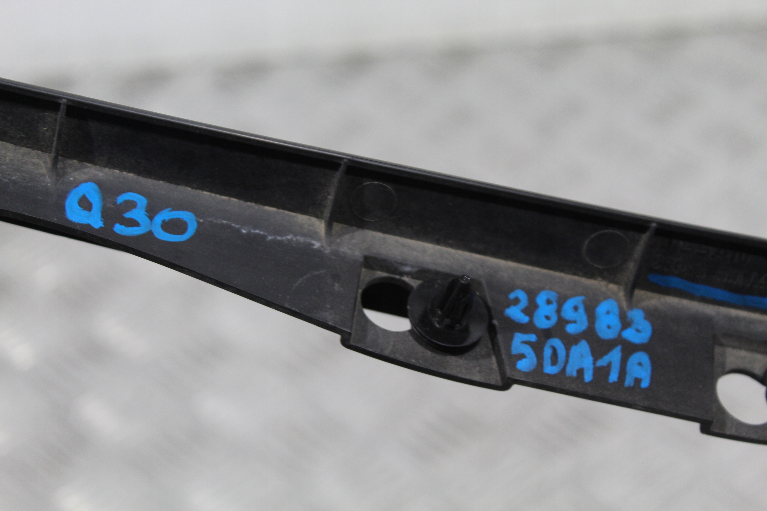 torpedo lower holder INFINITI Q30 289835DA1A