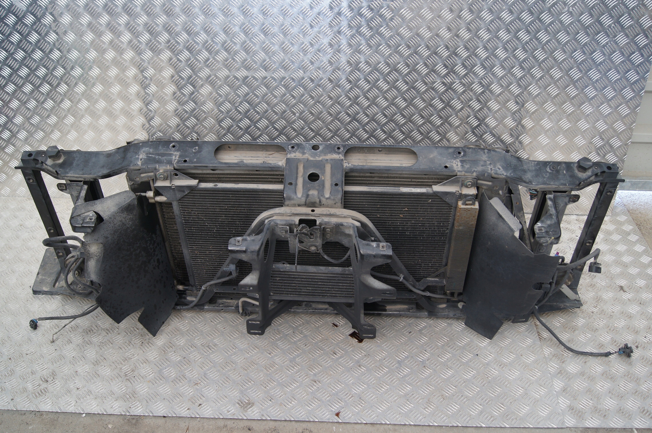 Chevrolet Silverado pas przedni chłodnice wzmocnienie 4.8L 07-14r