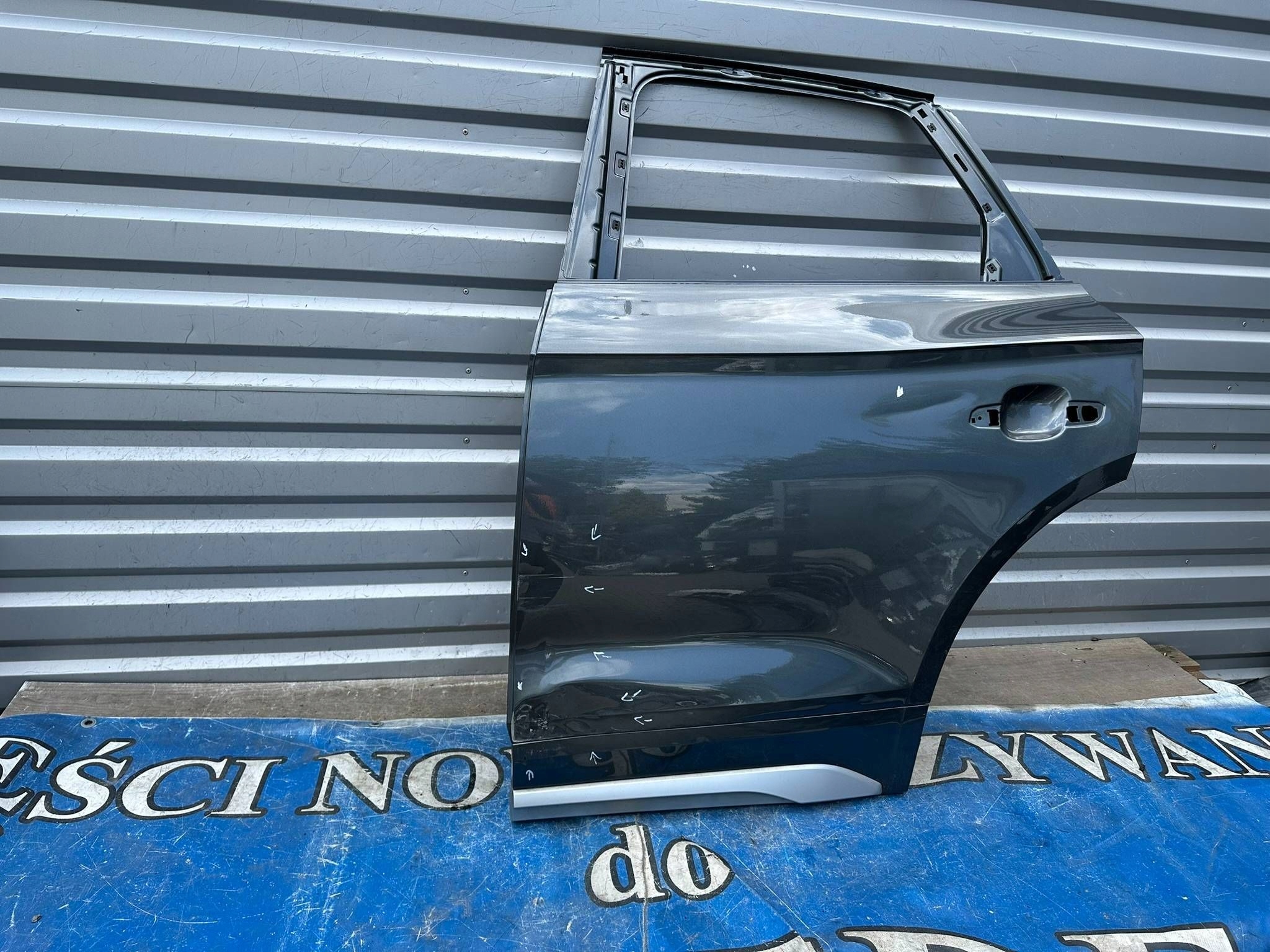 AUDI Q5 80A DRZWI LEWE TYLNE TYŁ Producent części Audi OE