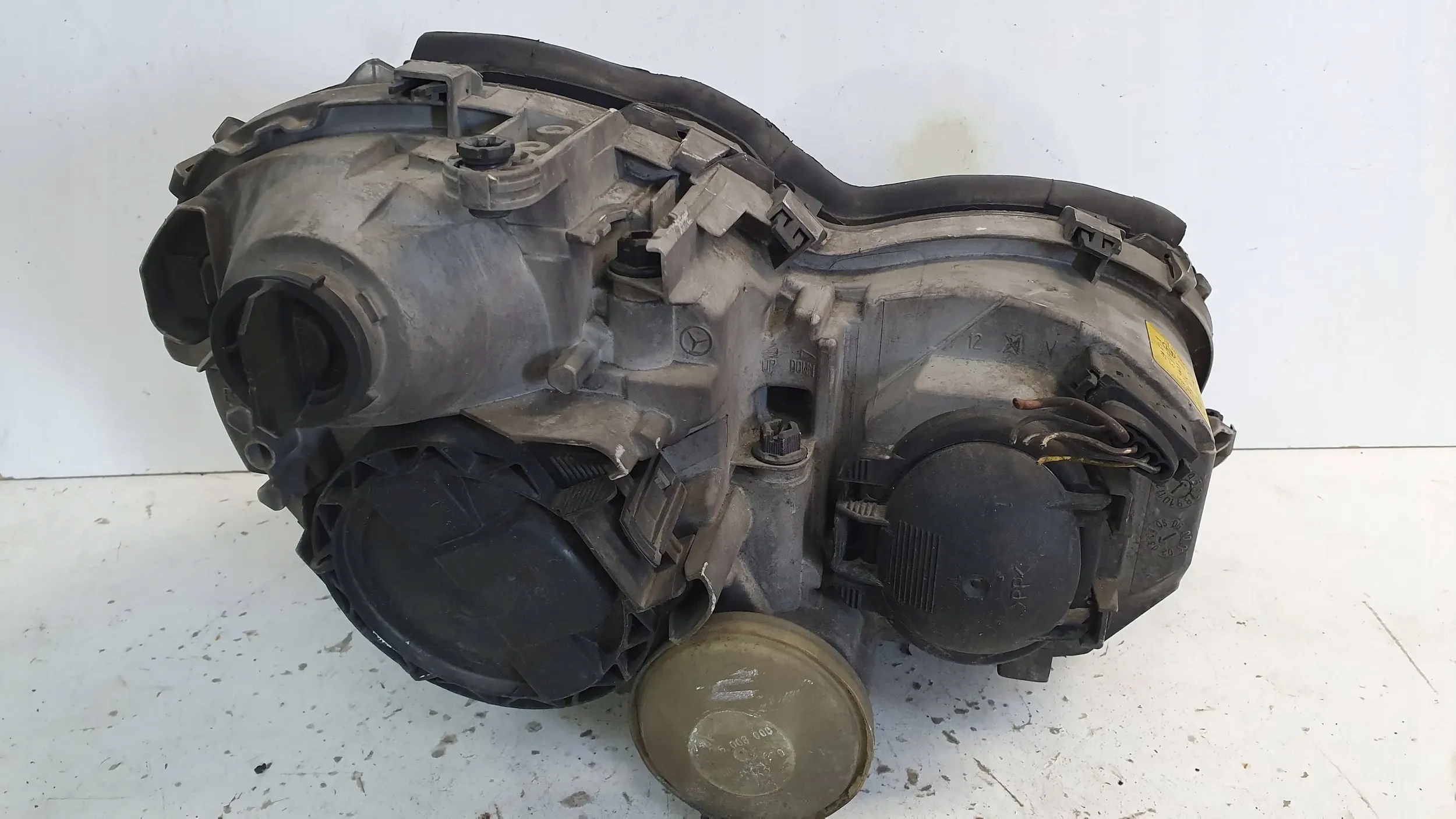 light front left A2038200161 MERCEDES C-KLASA W203 00