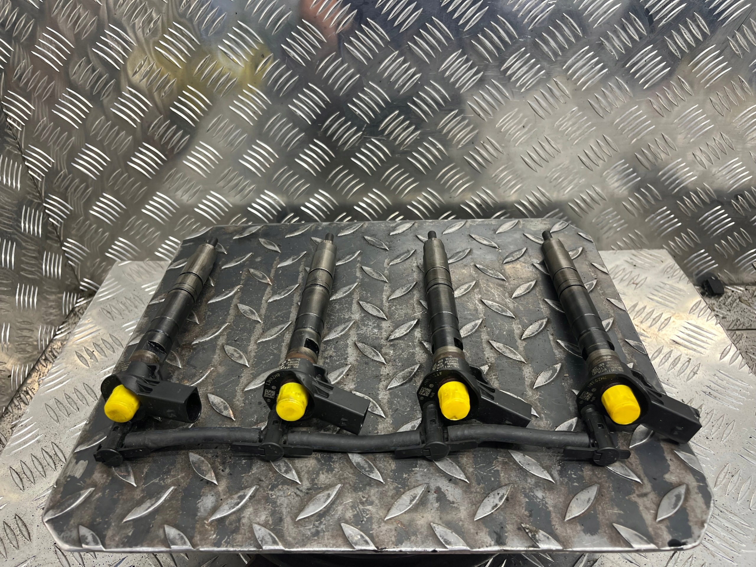 Einspritzdüse Einspritzdüse KOMPLET VOLKSWAGEN PASSAT CC 03L130277