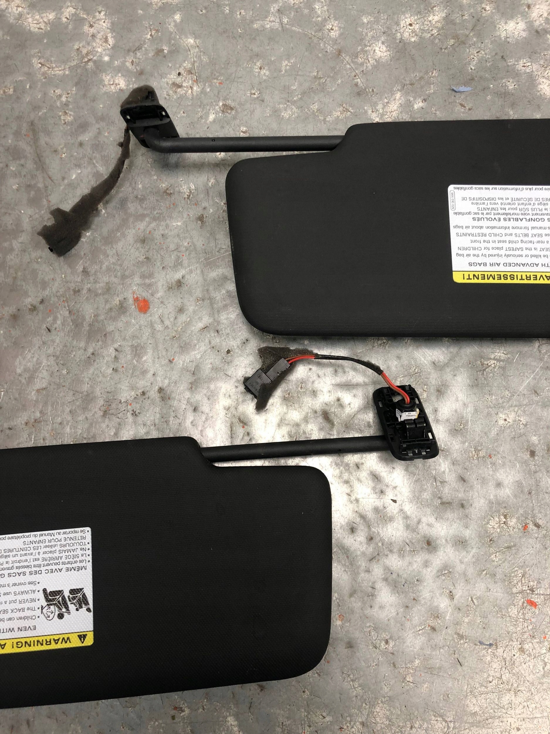 visor cover PRZECIWSLONECZNA left right black, AUDI Q4 E-TRON 89A857551E