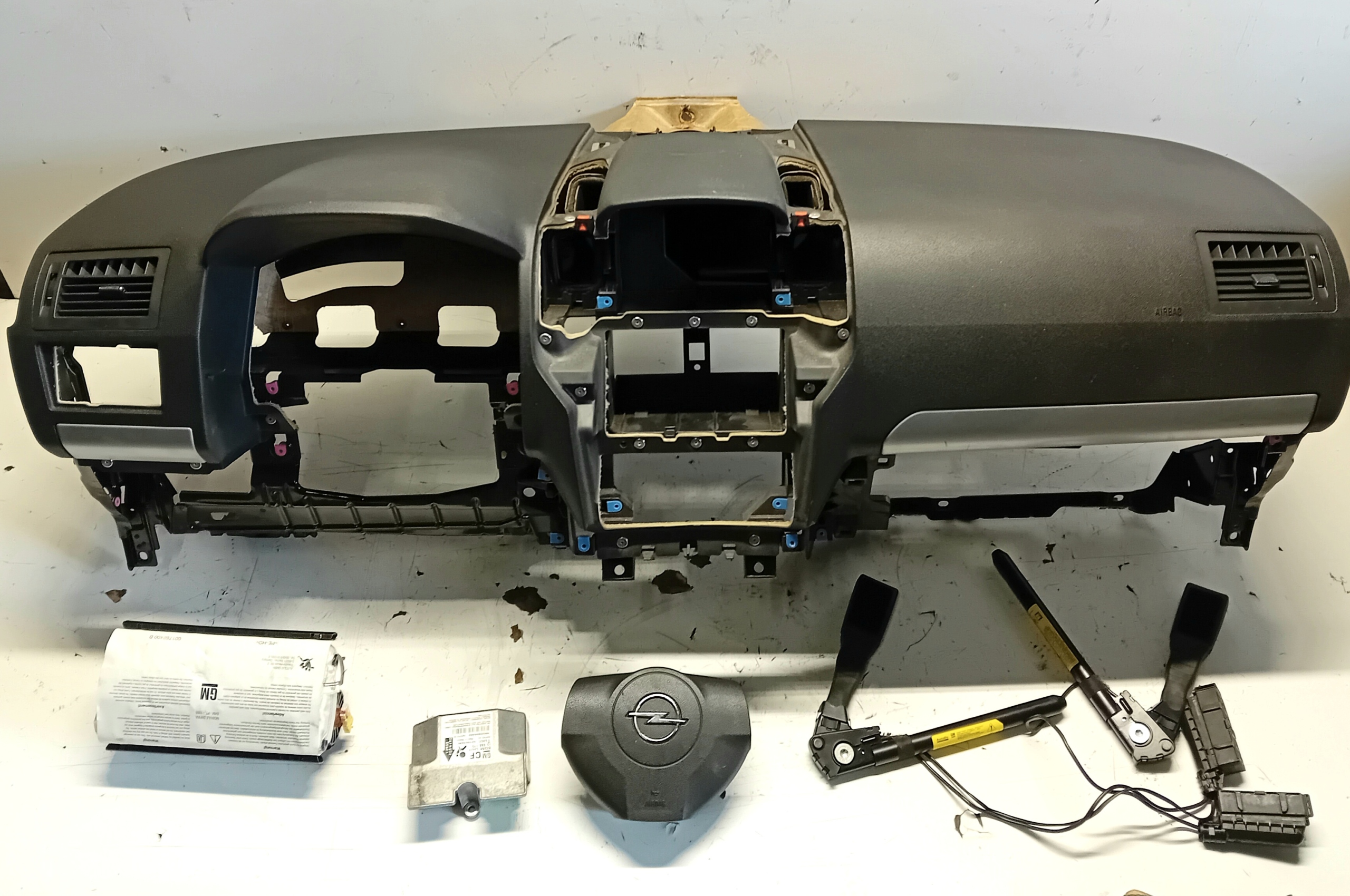 dashboard console airbag OPEL ZAFIRA B