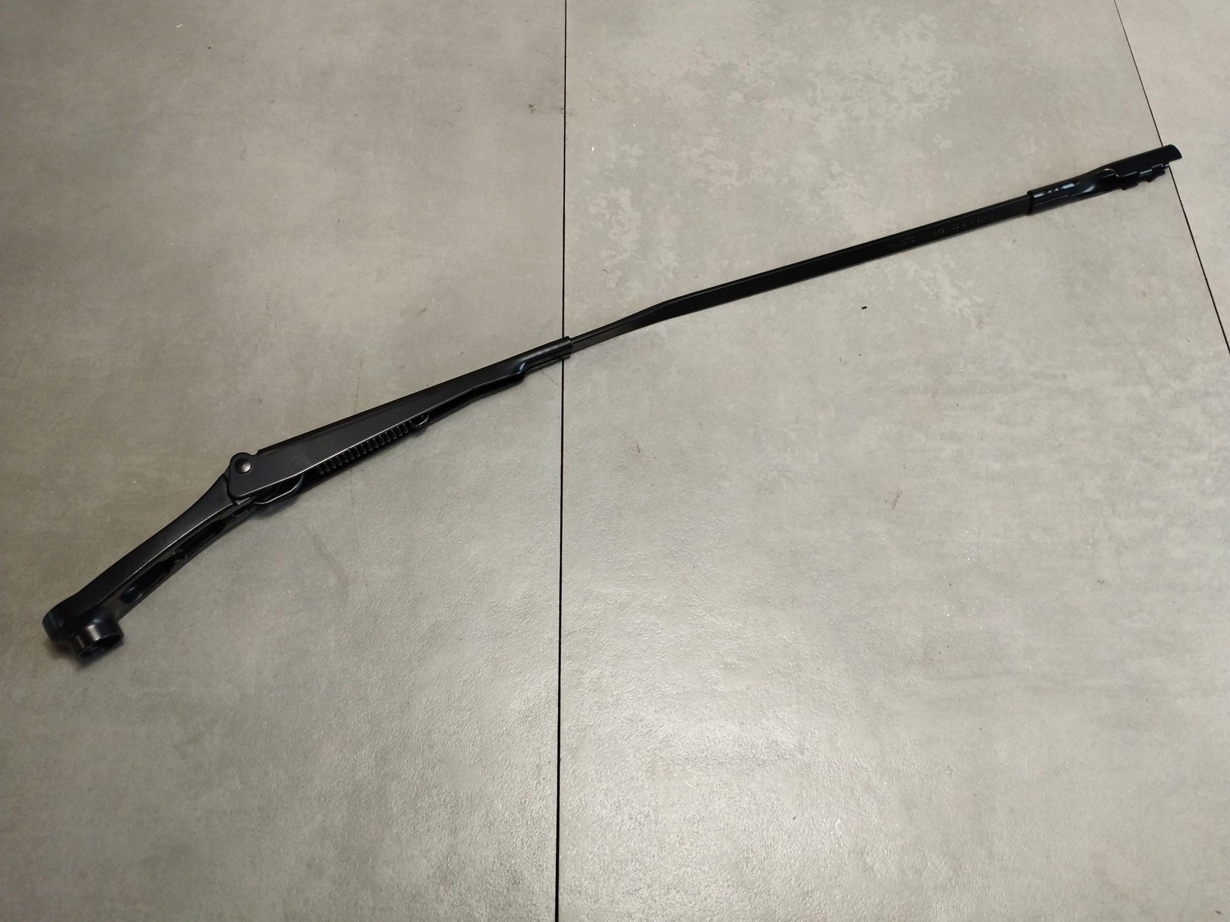 Audi A5 B10 wiper arm right 4K1955408