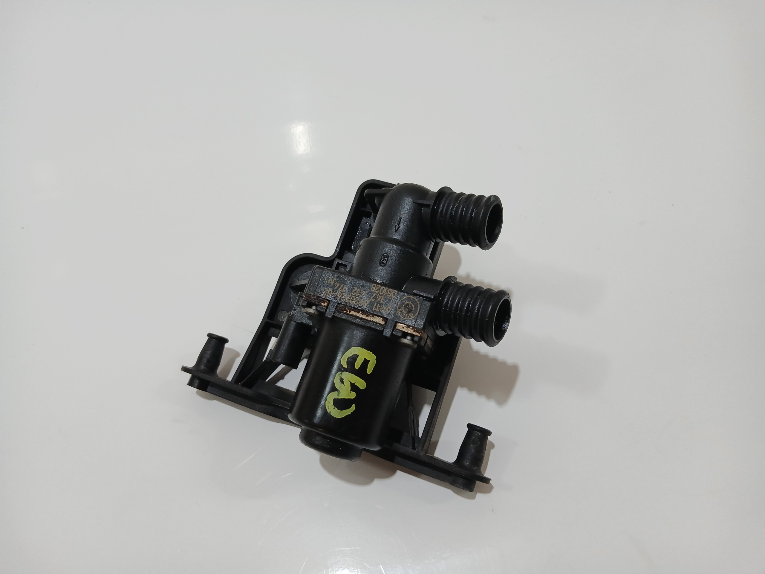 Électrovanne Pompe d’eau BMW E60 E61 OE 6920226 (4642348