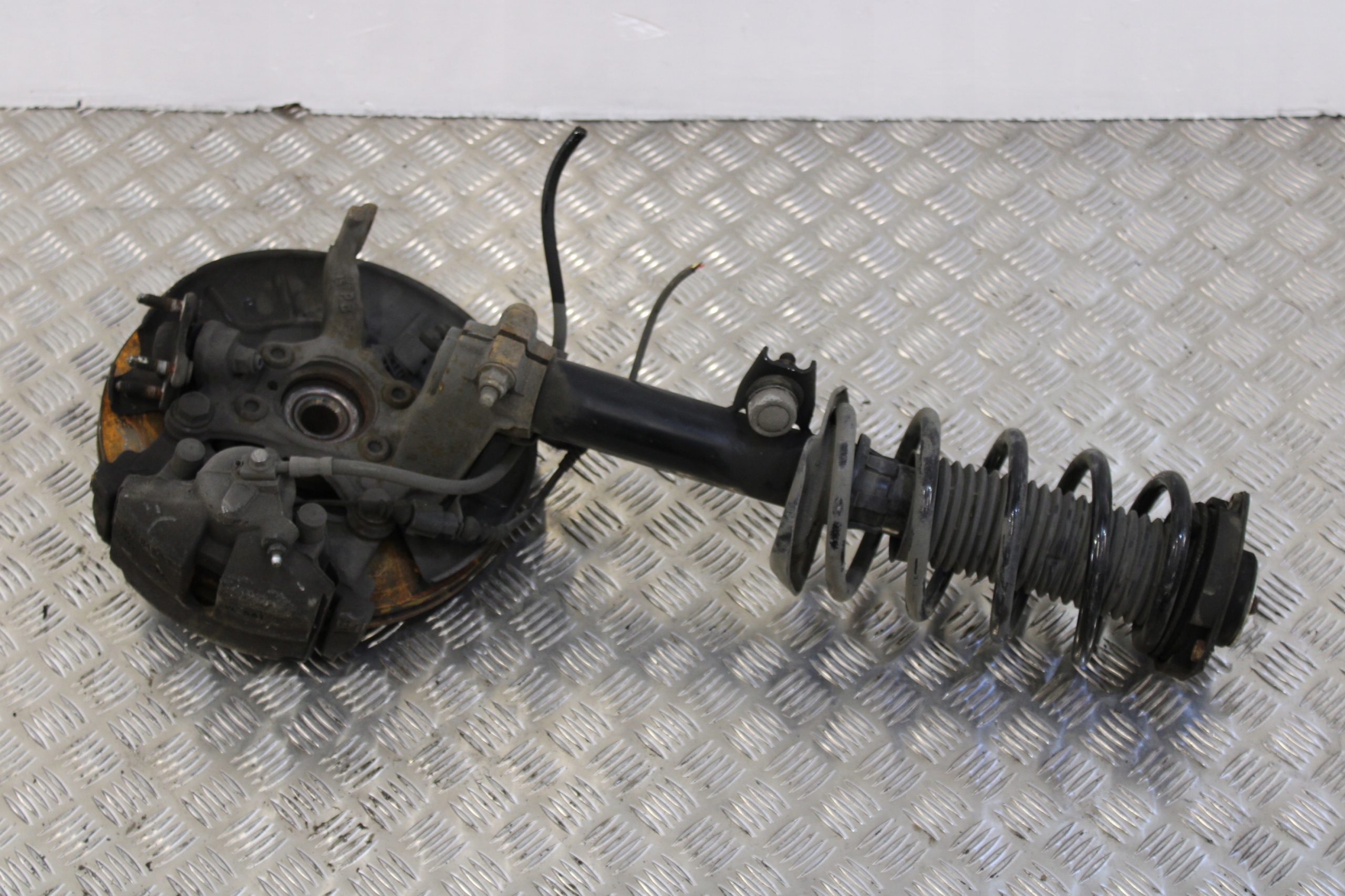 swing shock absorber McPherson left front VW TOURAN 1T3 1T0 LIFT