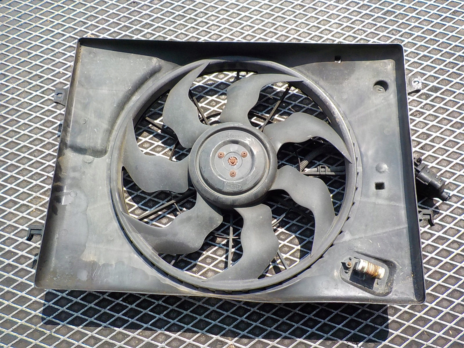 KIA SPORTAGE II ventilátor chladiče MG633207