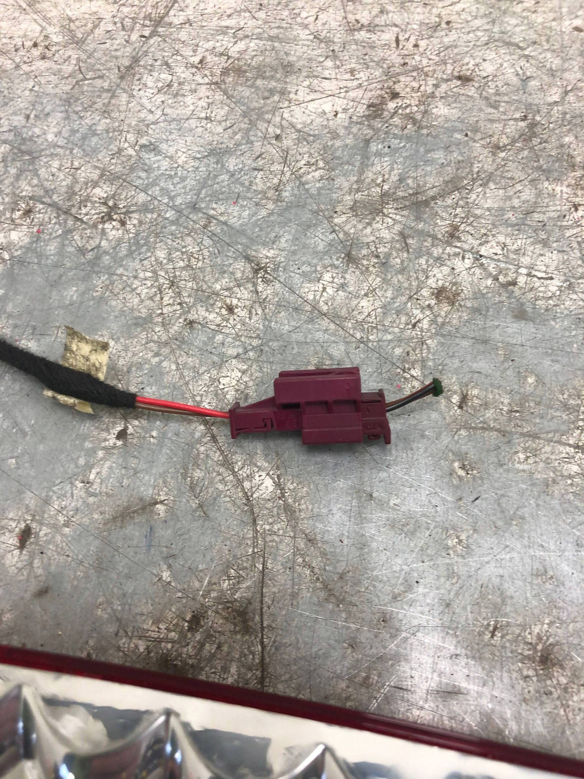 TRZECIE light STOP MERCEDES W204 sedan A2048200056