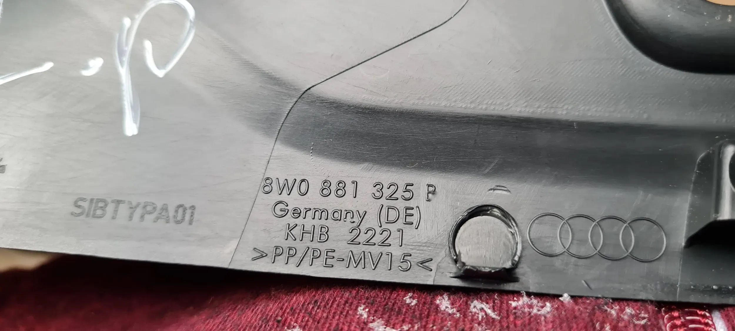 A5 8W cover seat cap left left front 8W0881325P A4 B9 8W