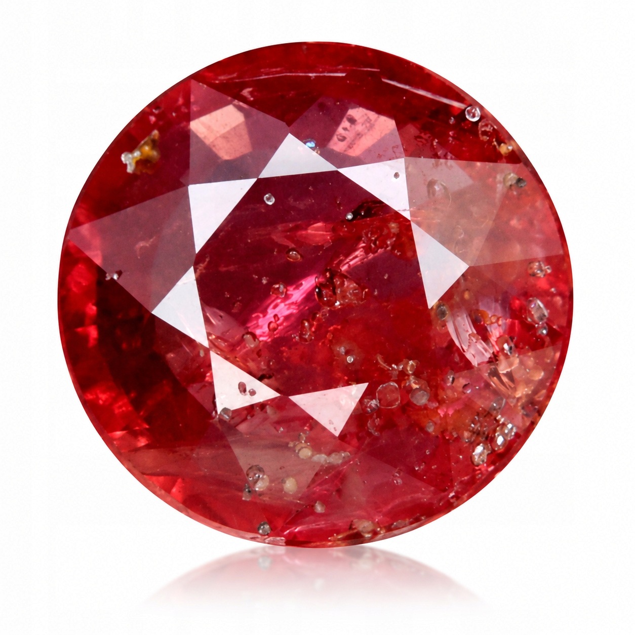 Přírodní Rubín 1.31 ct červený Kulatý Mosambik I2 certifikát Wbd