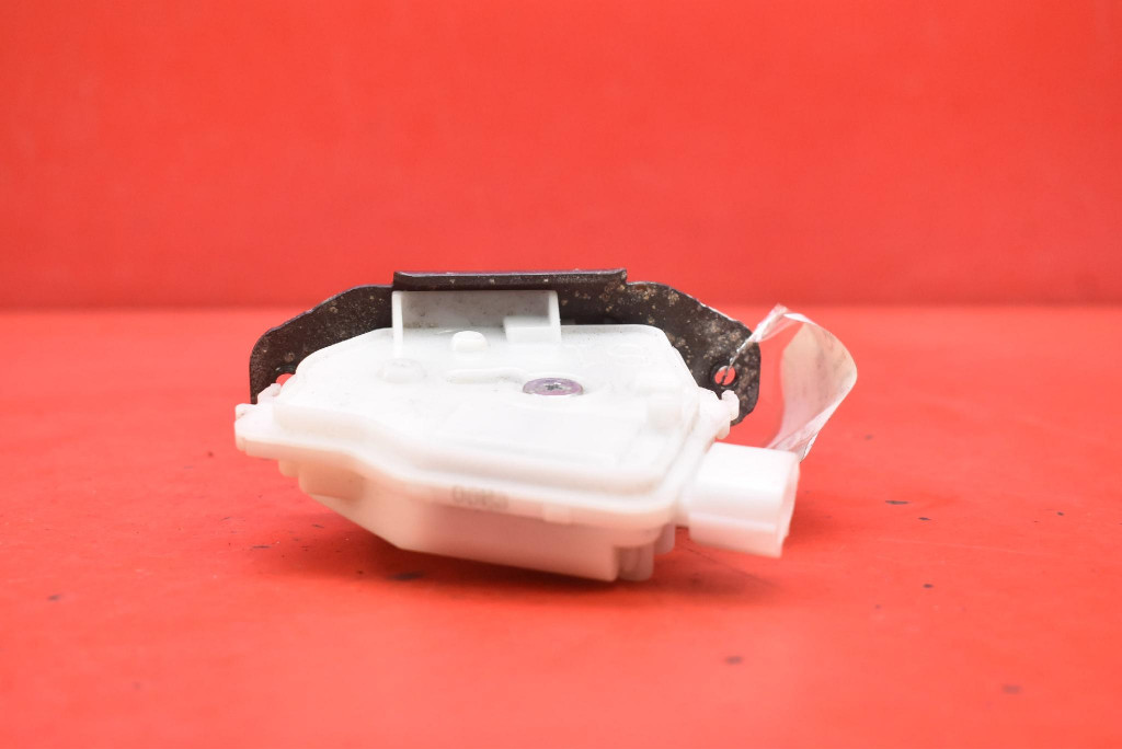 lock bonnet rear part boot TOYOTA AURIS 2 II KOMBI 12-15