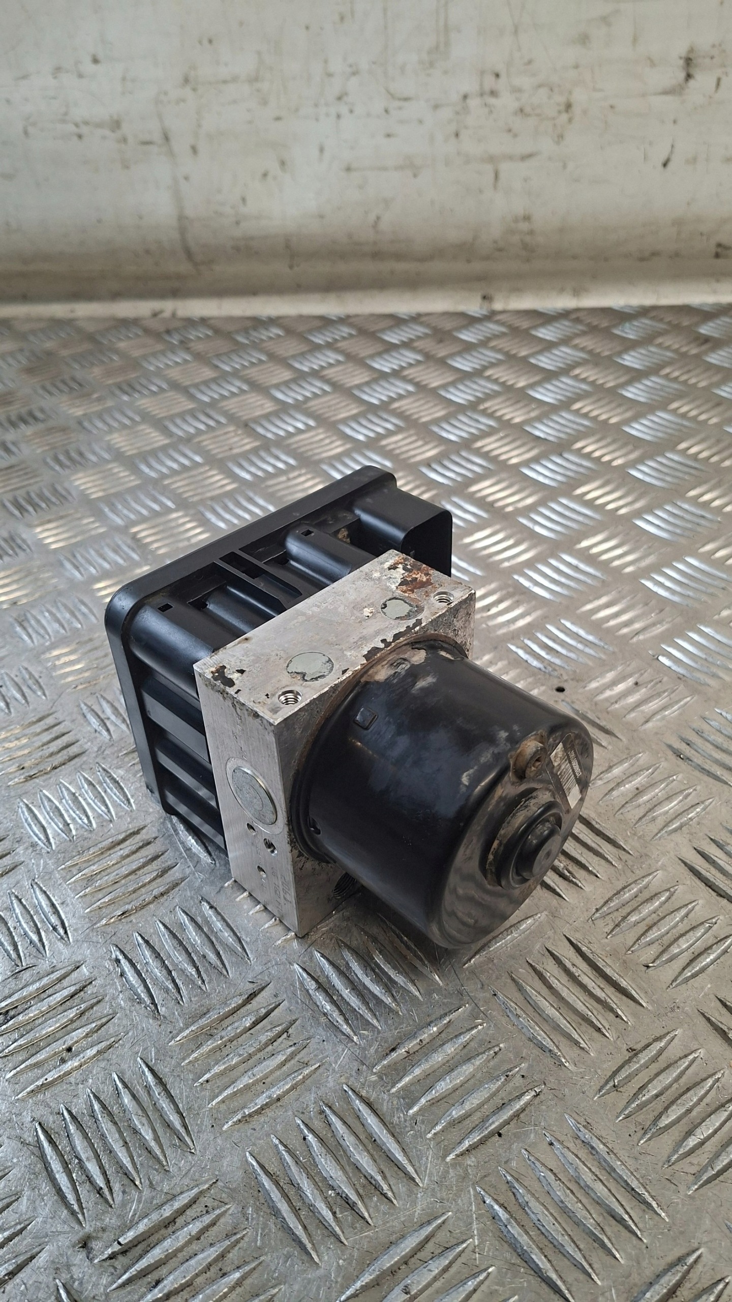 pompe ABS VW POLO IV 1.2