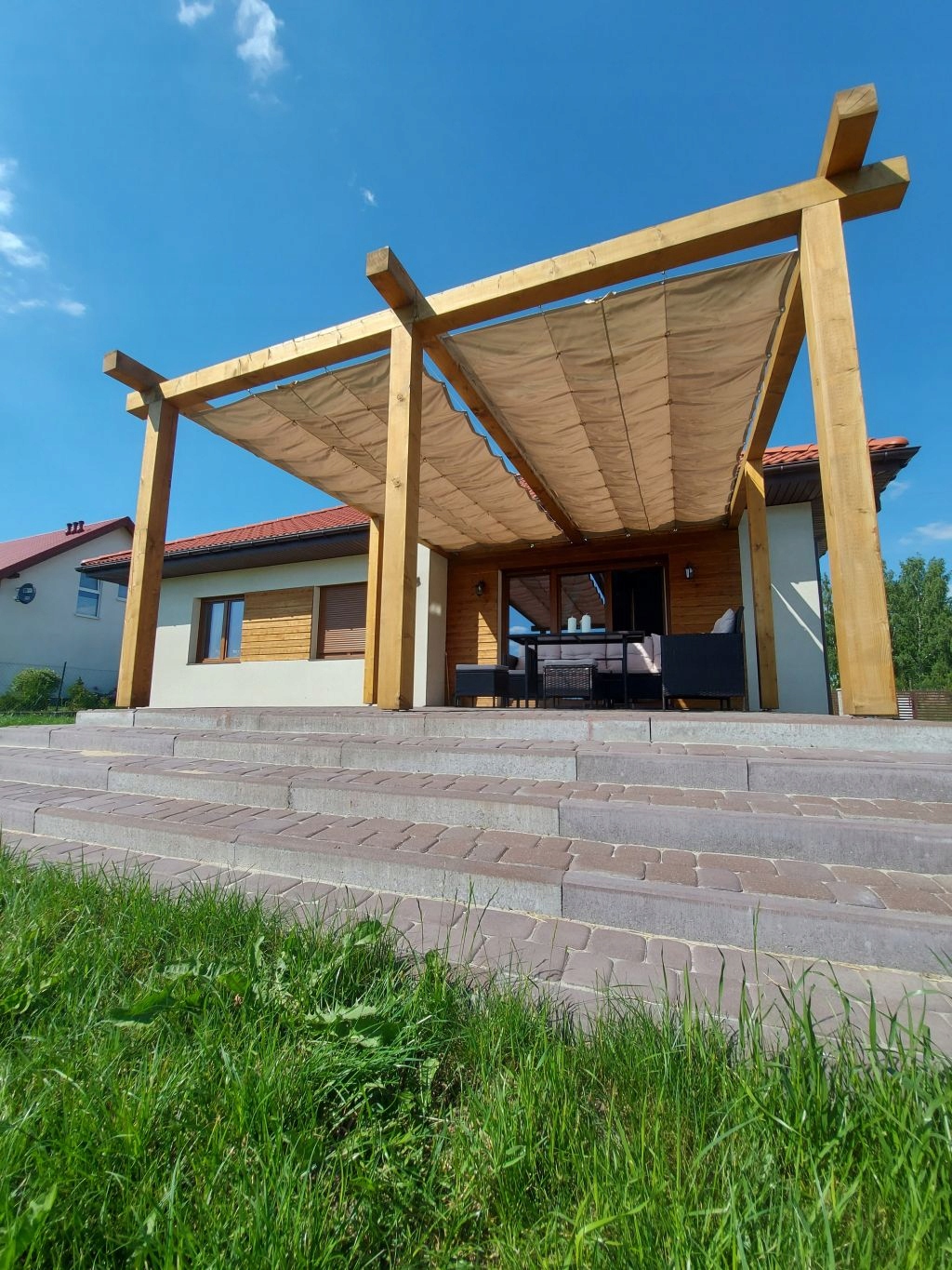 ZESTAW DO MONTAŻU ŻAGLI PRZECIWSŁONECZNYCH ROZSUWANYCH Z 3LINKAMI DO METALU Styl nowoczesny