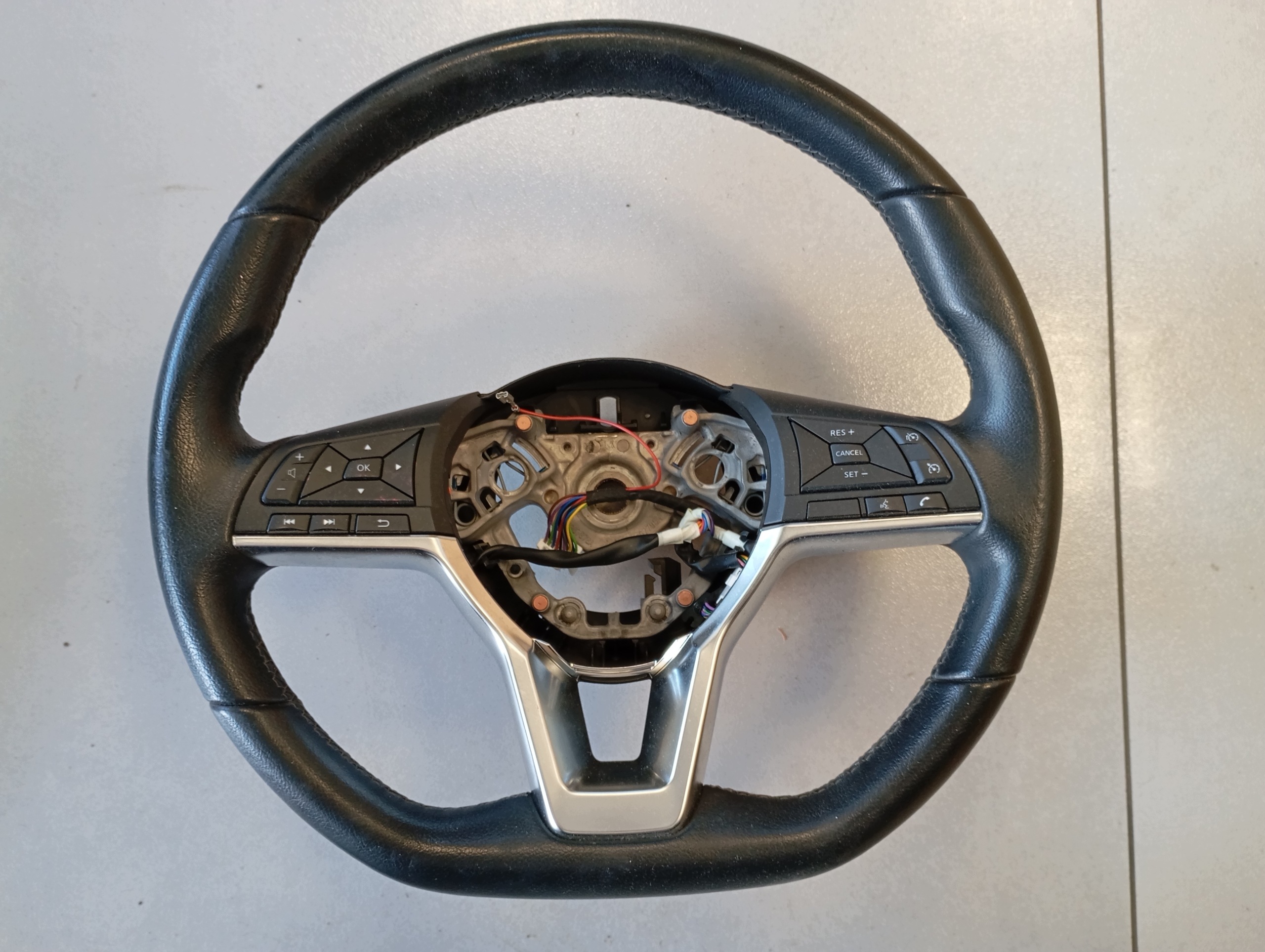 lenkrad NISSAN JUKE II F16