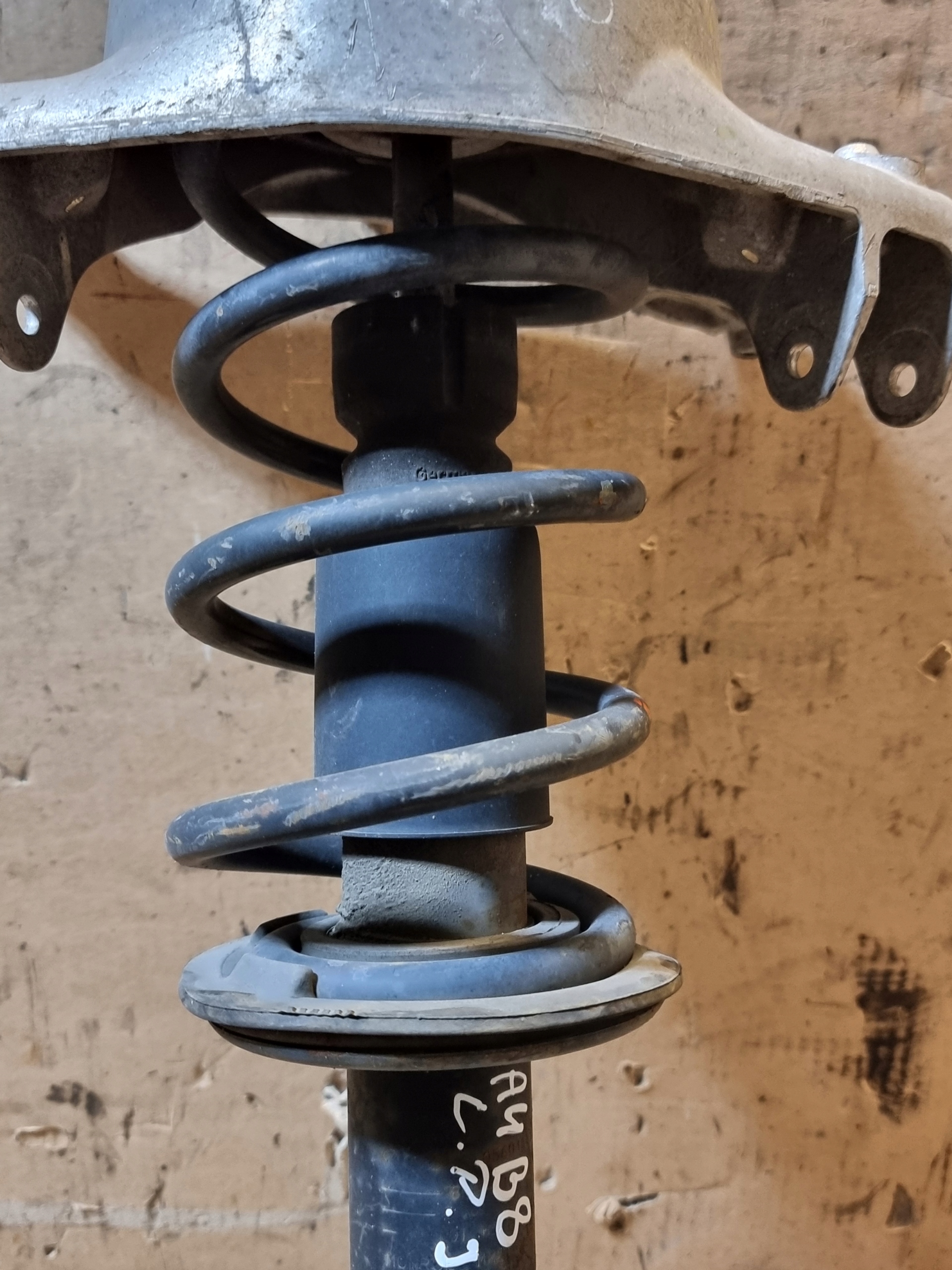 shock absorber spring left front AUDI A4 B8 2.0TDI 07-15r OE 8K0031CA