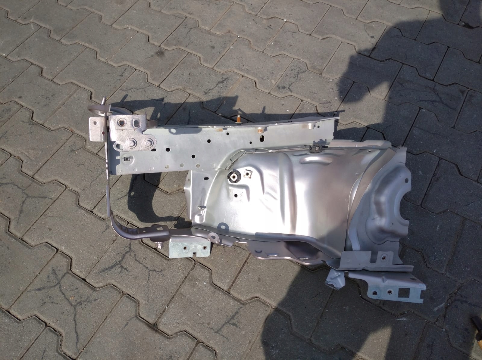 PEUGEOT 208 and 5D 12- quarter quarter left front KCKD
