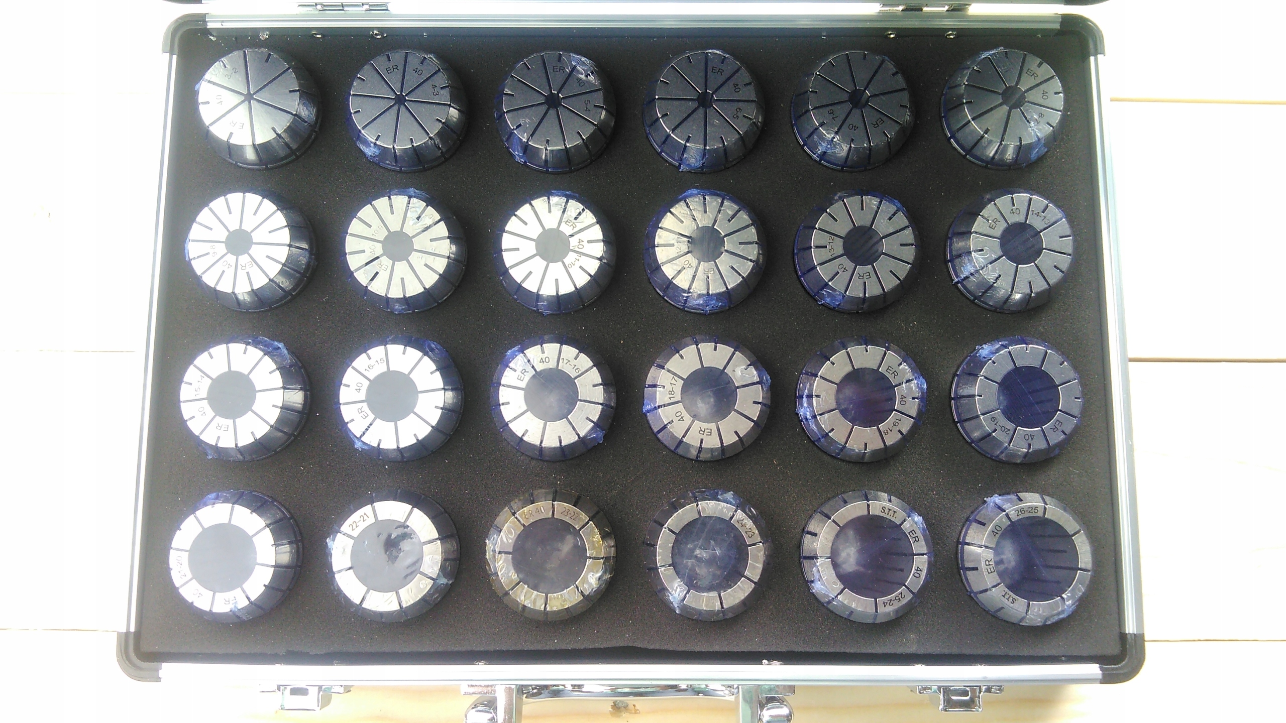 Tulejka zaciskowa zestaw ER40 24szt 2-26mm walizka