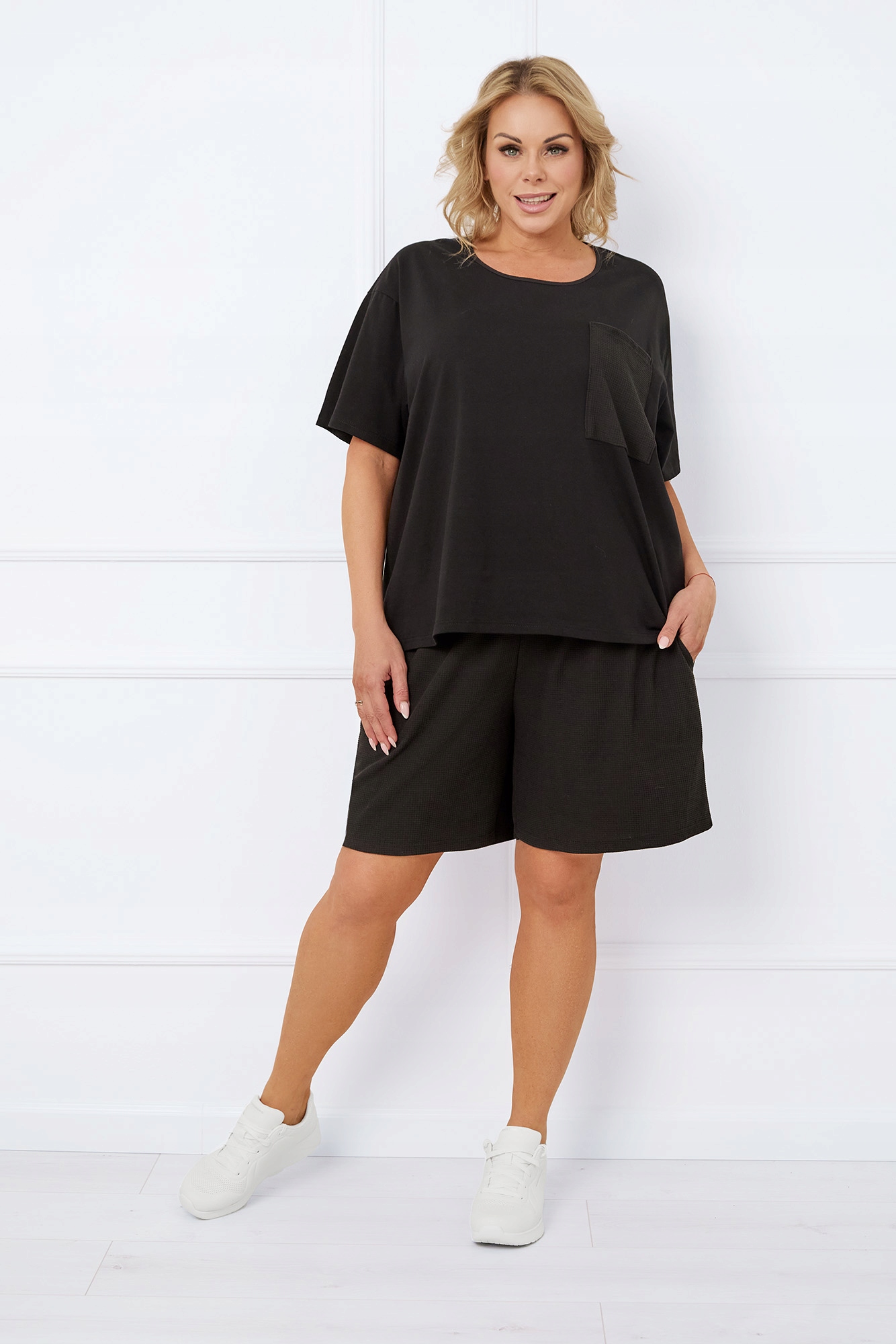 Dámský komplet s krátkým rukávem a krátkými kalhotami Bono XXL Italian Fashion