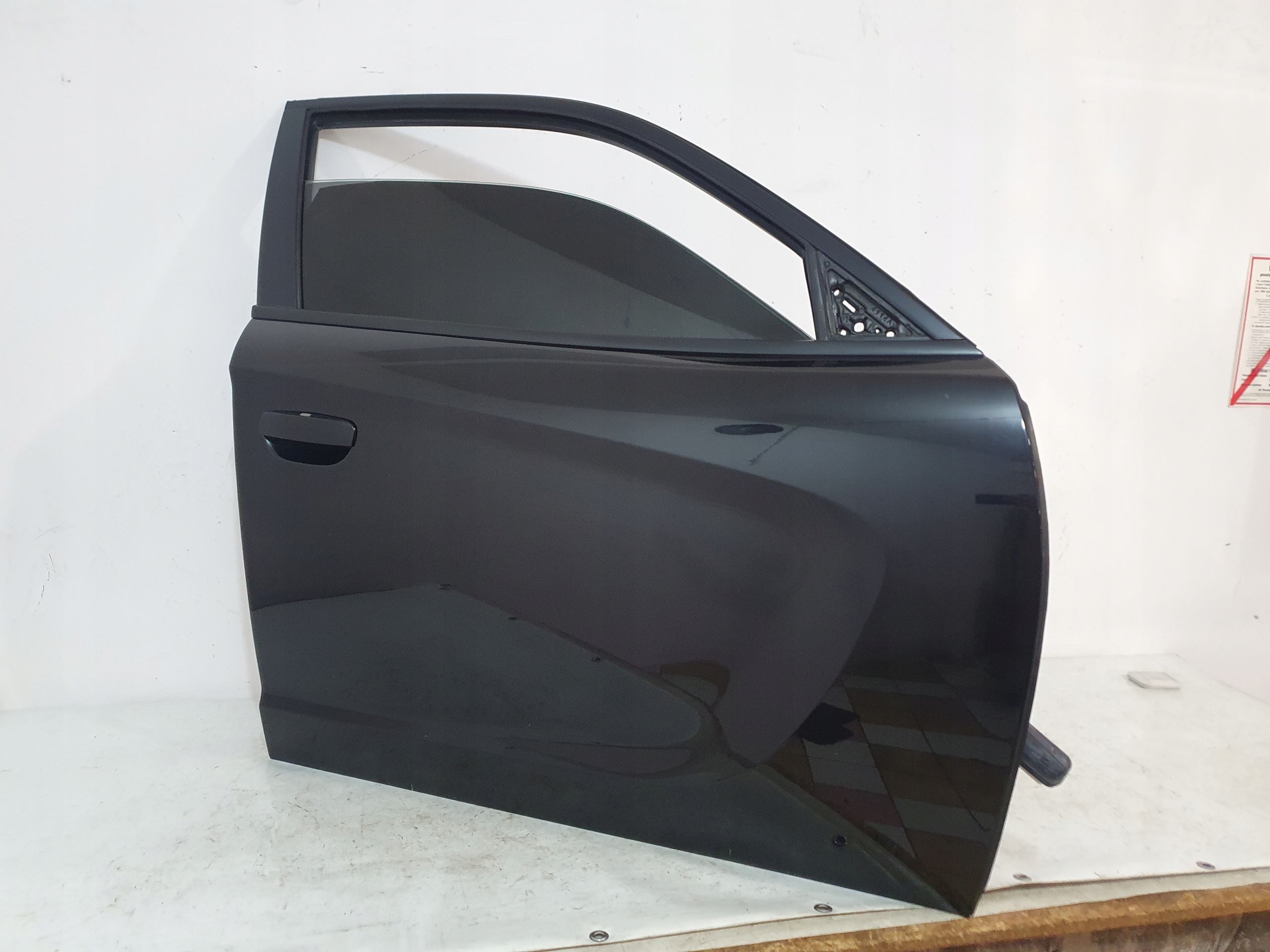 DODGE CHARGER 18 - door right front complete PX8