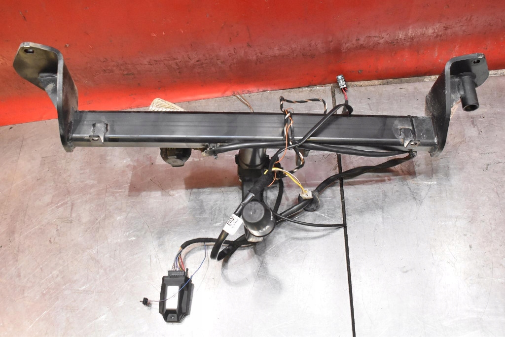 tow 6799414 BMW F20 5D HB 11-15