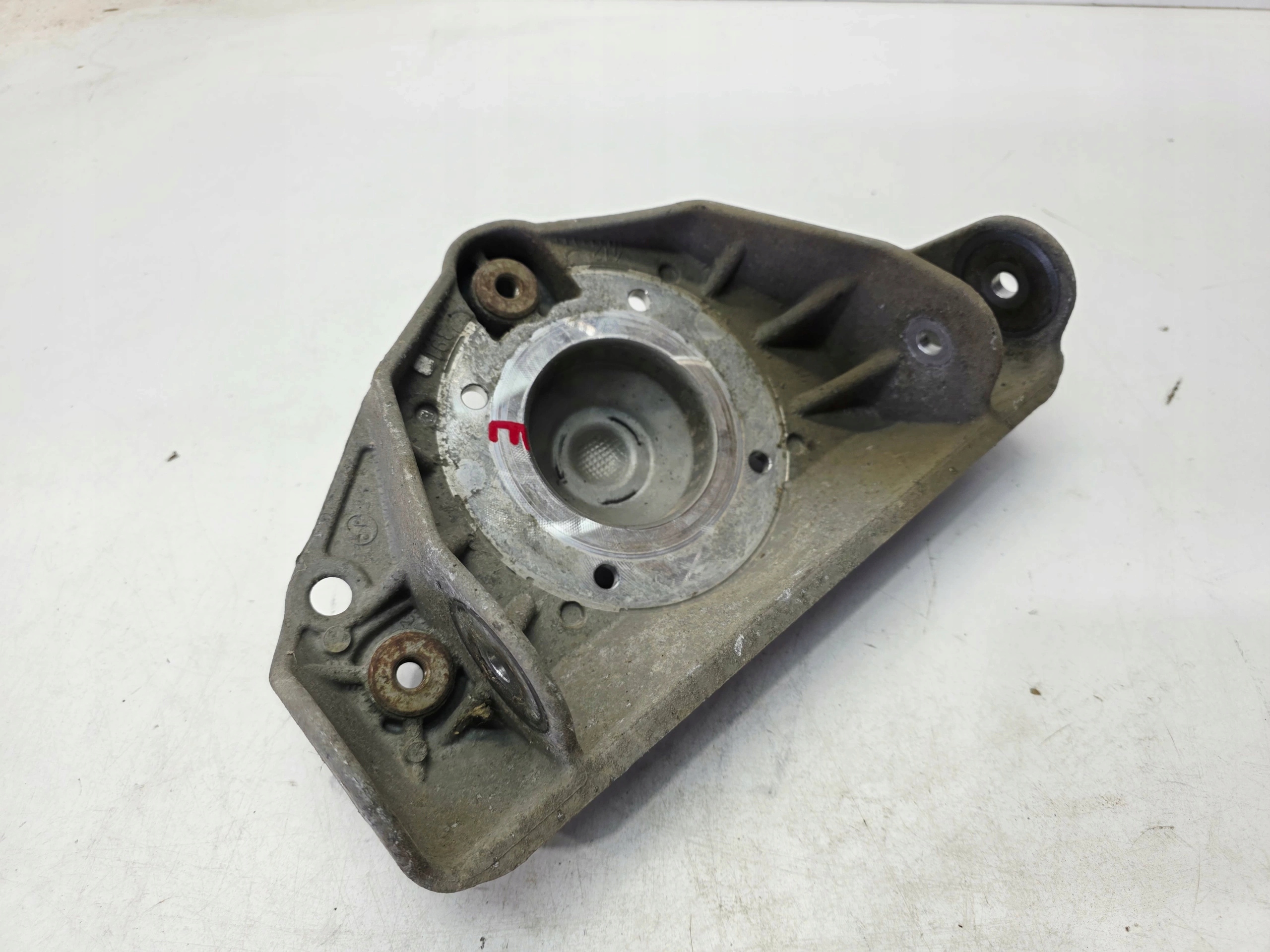 Halter oben des Stoßdämpfers links oder rechts AUDI Q7 4L 7L0412391E