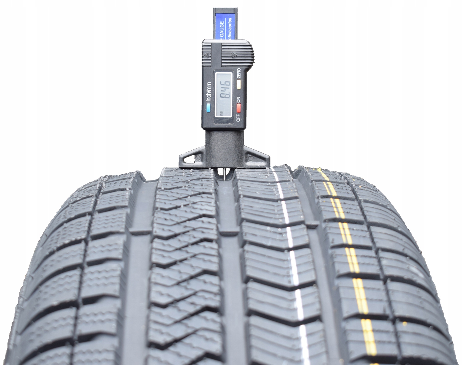 2 OPONY WIELOSEZONOWE 235/60R18 para 2szt. 235/60 r18 CAŁOROCZNE Szerokość opony 235 mm