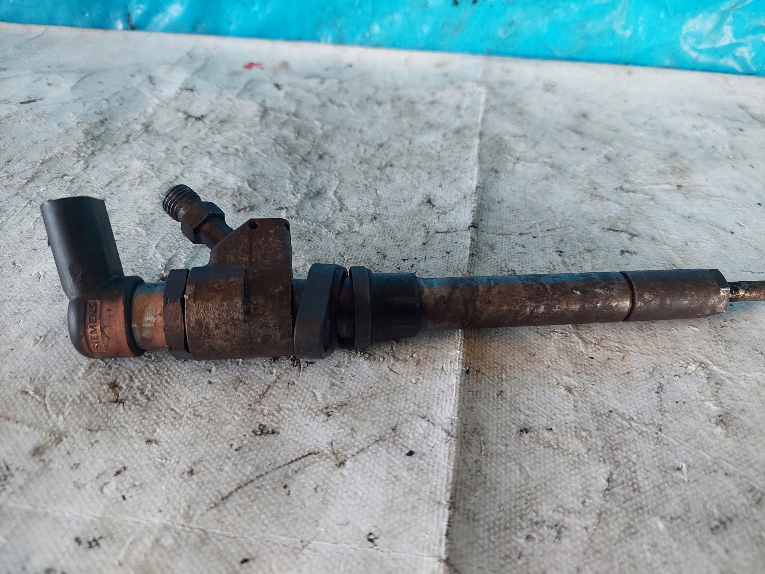 injector V50 FOCUS II SIEMENS 2.0 TD 9857144580