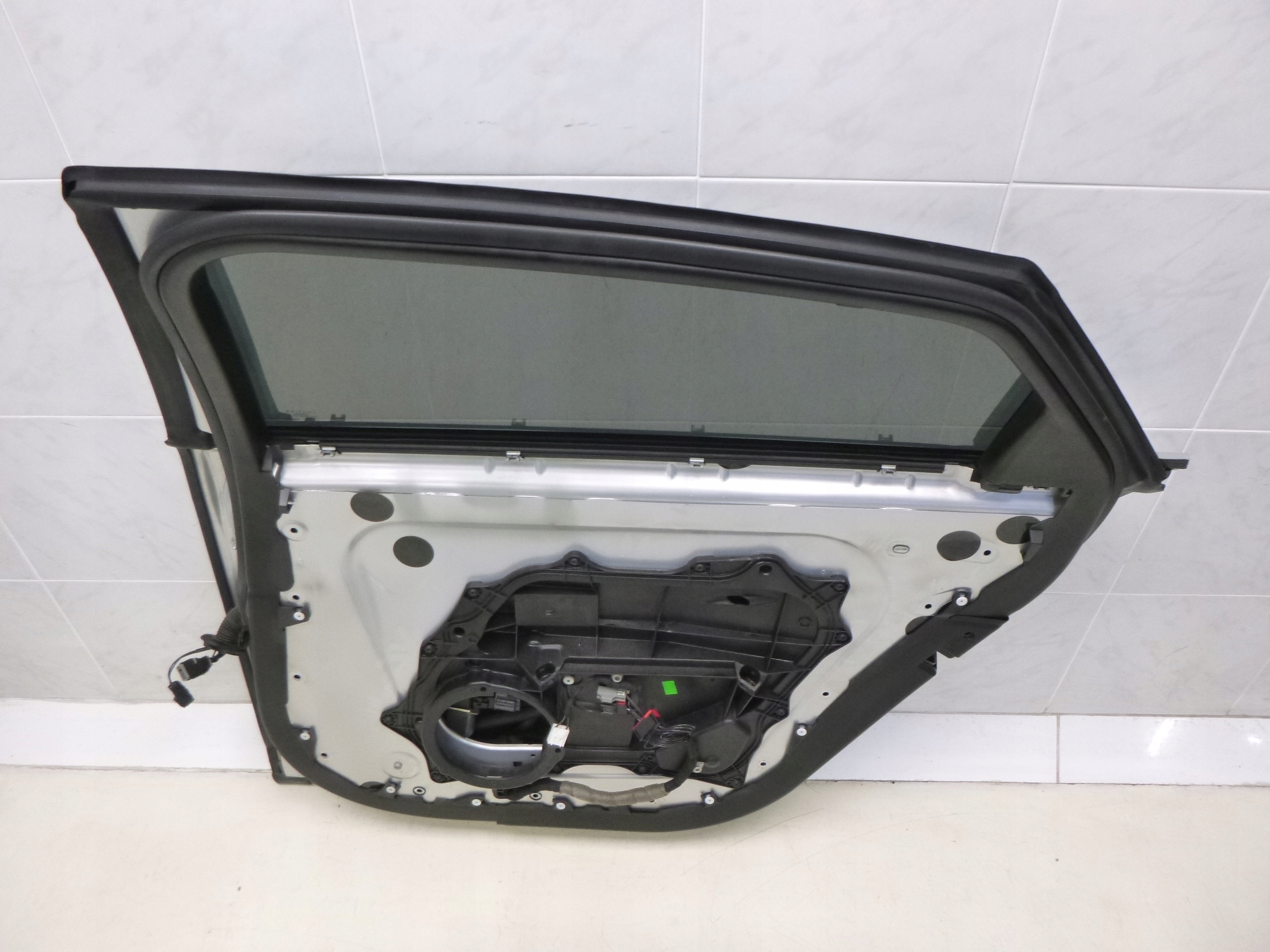 JAGUAR XJ X351 LONG door rear. right right rear part