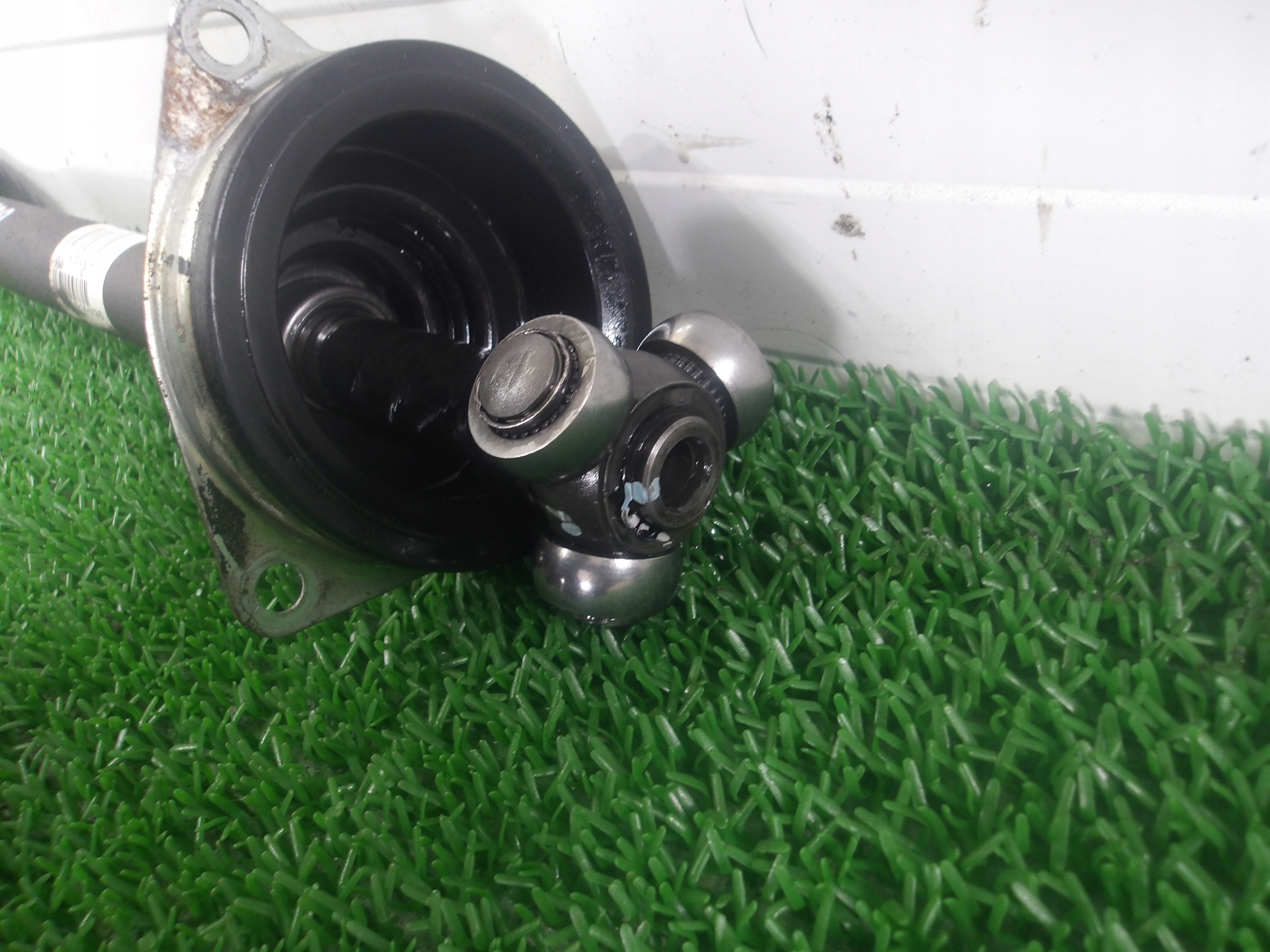 DACIA SANDERO STEPWAY and 08-12 1.6 B semi-axis left short. 8200499304 OE