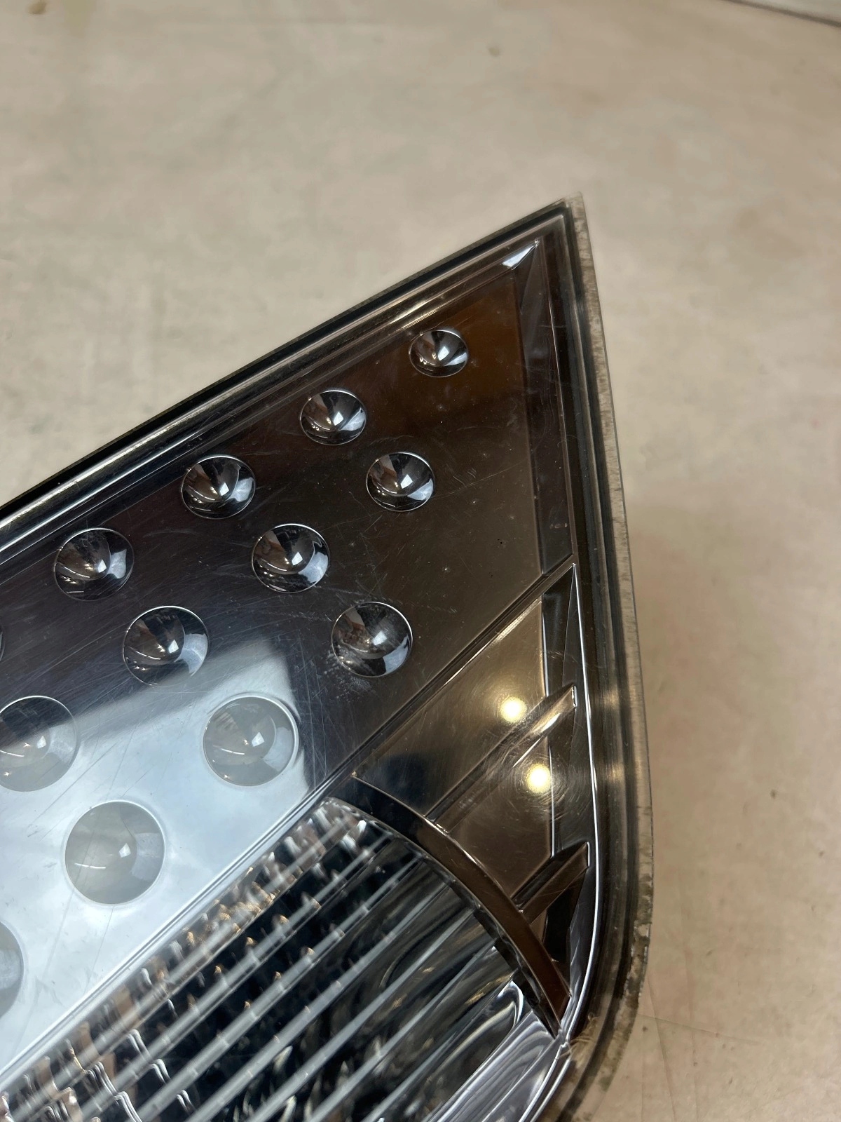 light rear part rear left to the bonnet Mitsubishi Outlander II