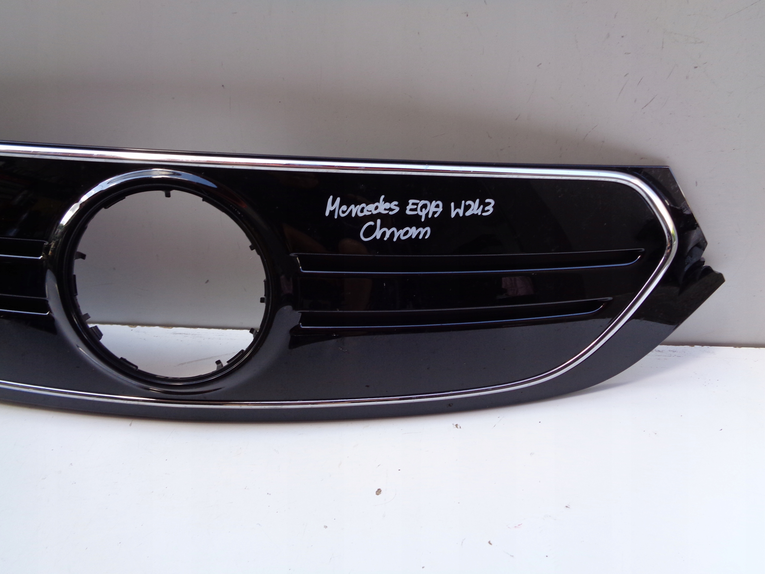 CHROM grille MERCEDES EQA W243
