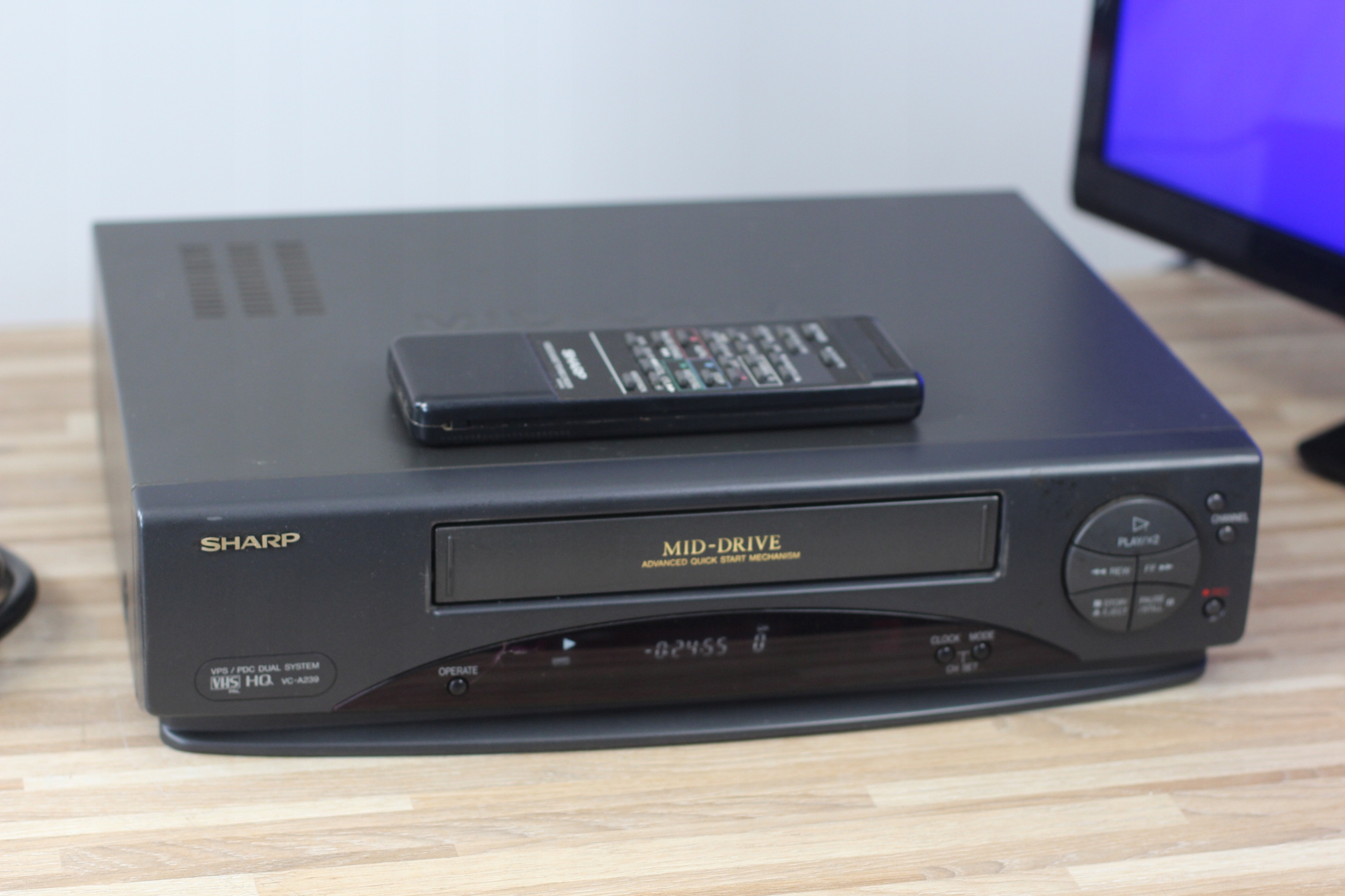 Sharp VC-239 magnetowid , pilot