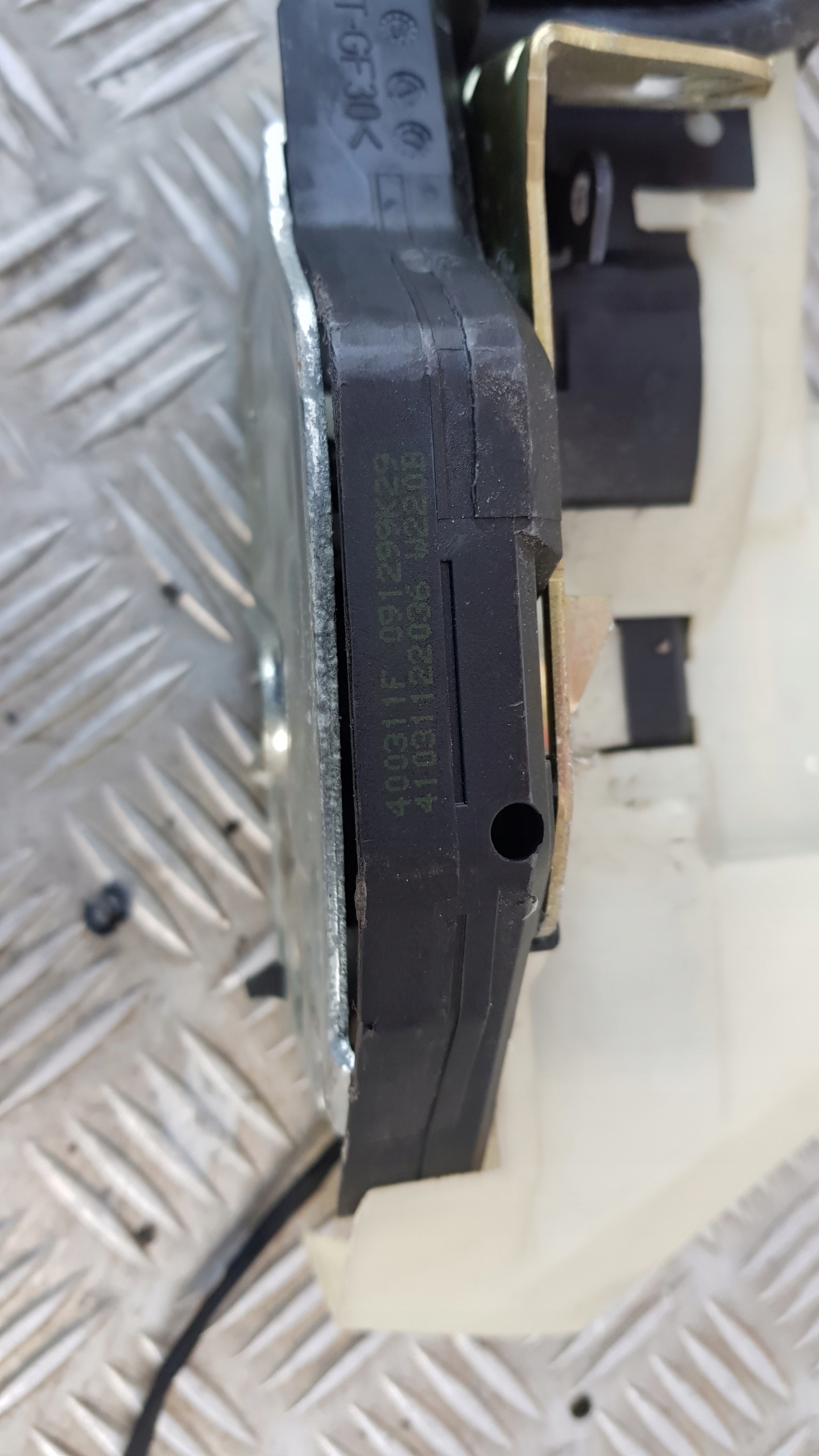 MERCEDES W220 Schloß links heck