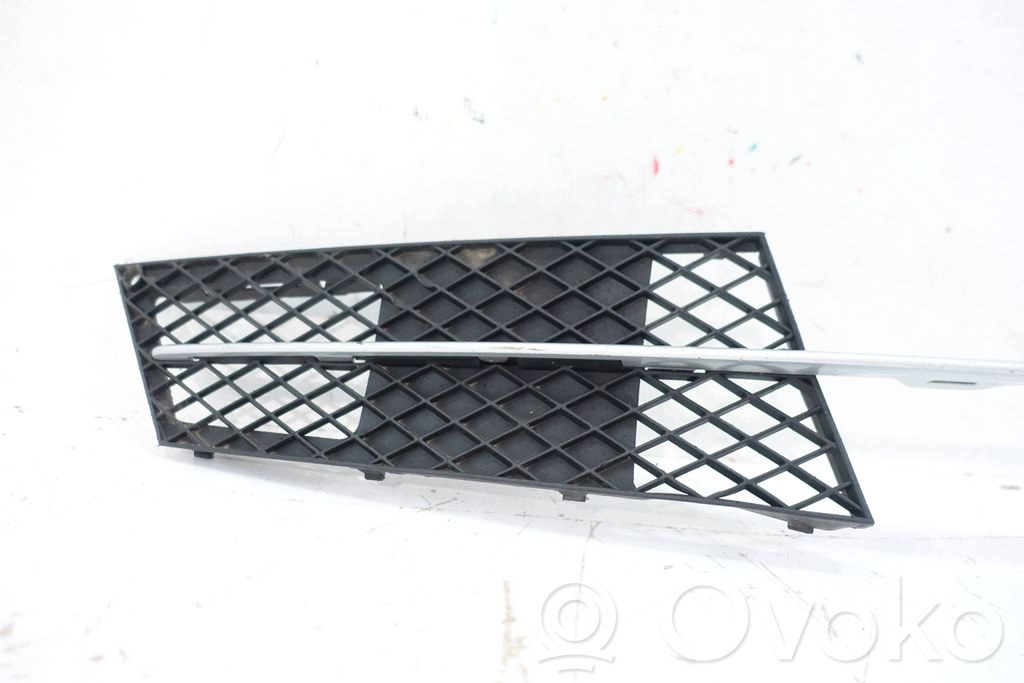 grille grid central of a bumper front BMW E60 LIFT LCI 2007-2010 7178097