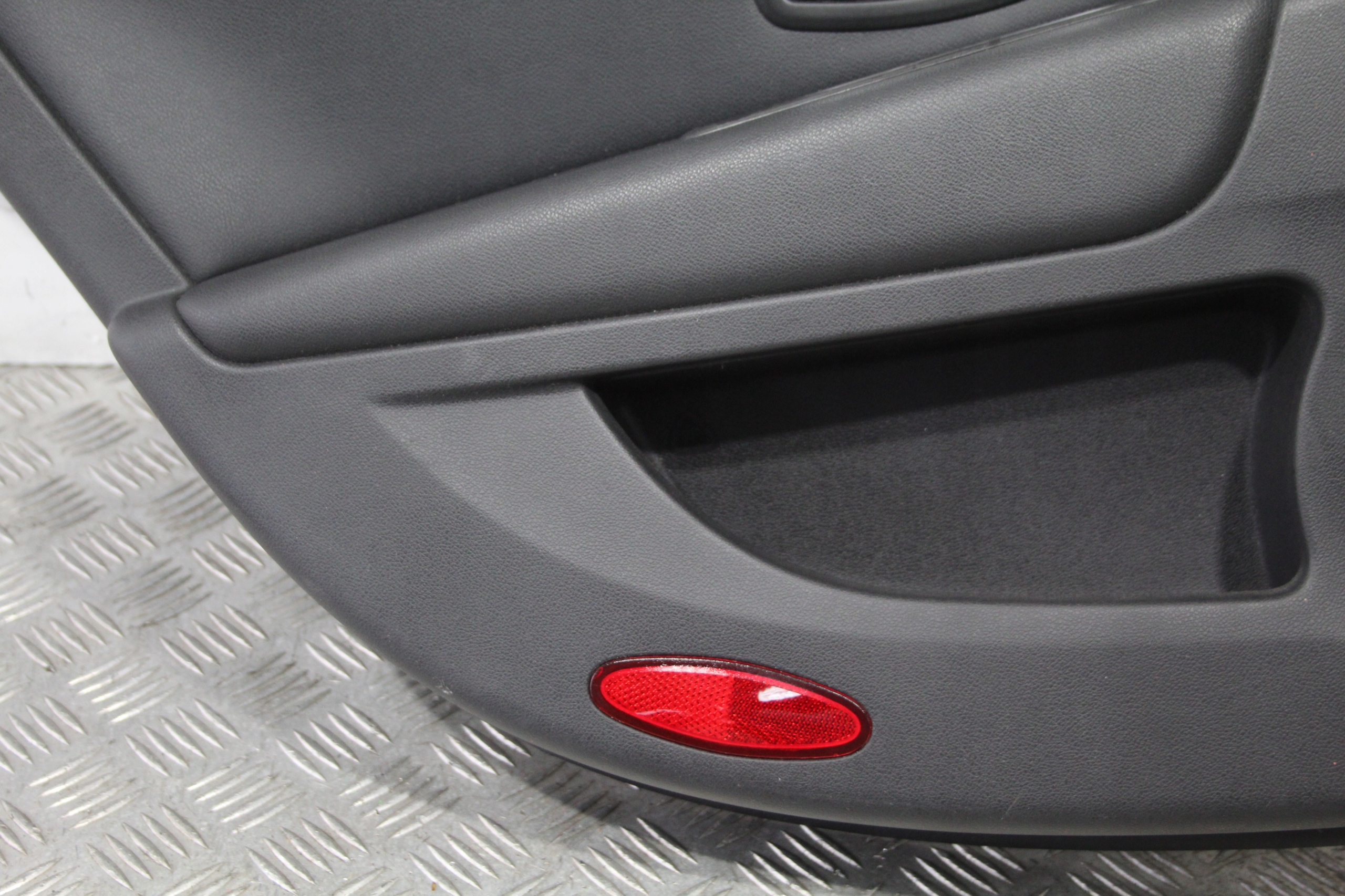 side door left rear part RENAULT LAGUNA III 3