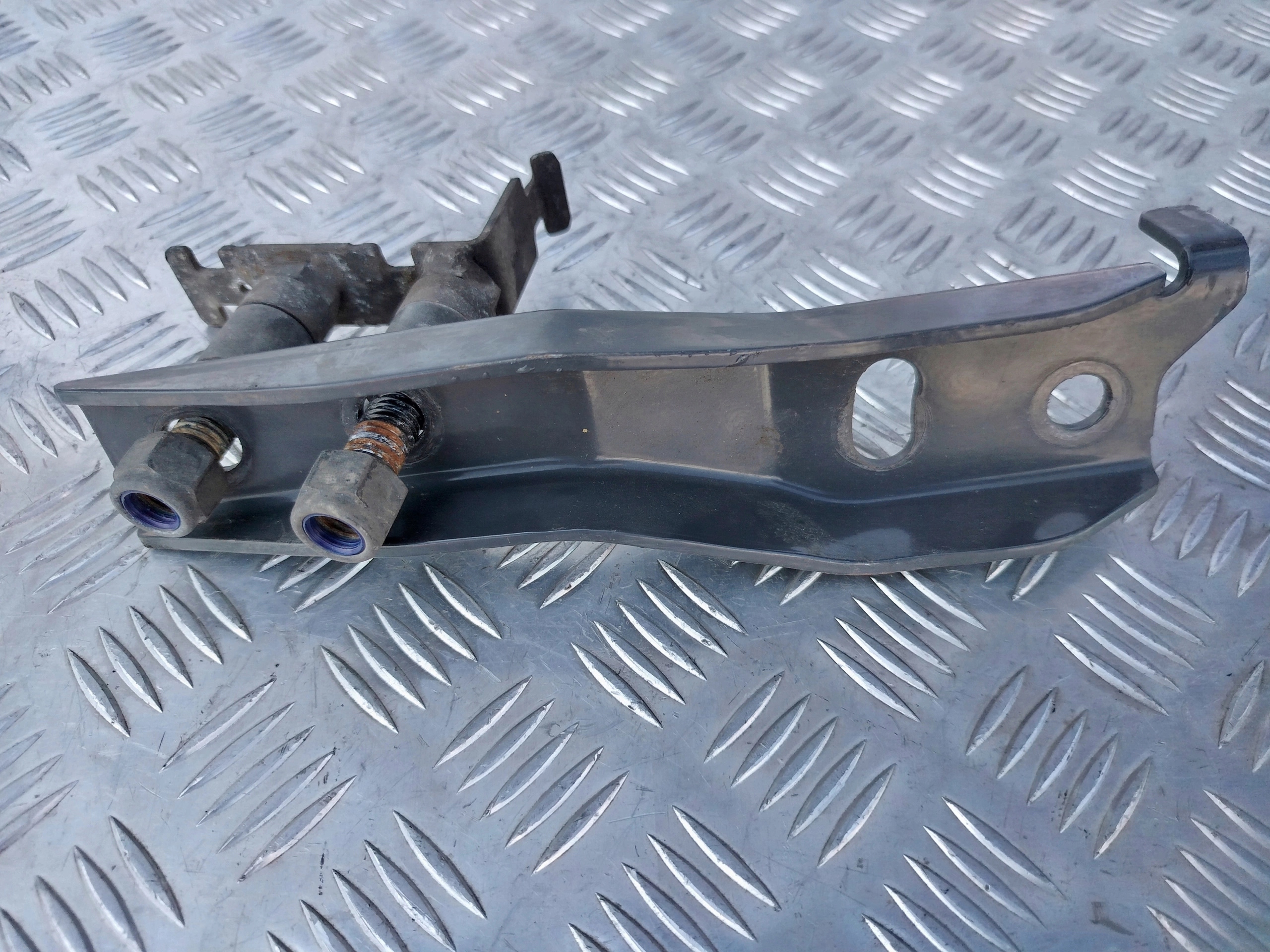 MOCOWANIE WSPORNIK LEWY PAŁĄKA ZAKABINOWEGO SCANIA