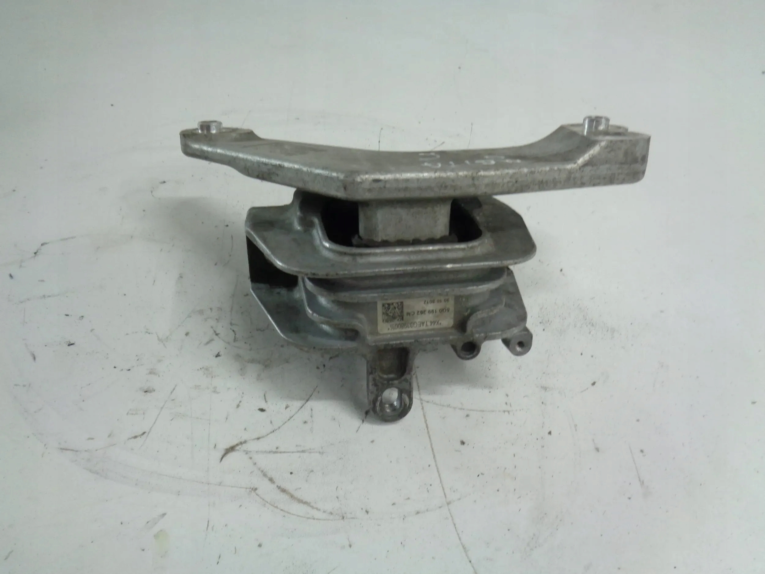 VW JETTA 6 5C 1.4 TSI HYBRID ENGINE MOUNT 5Q0199262CM