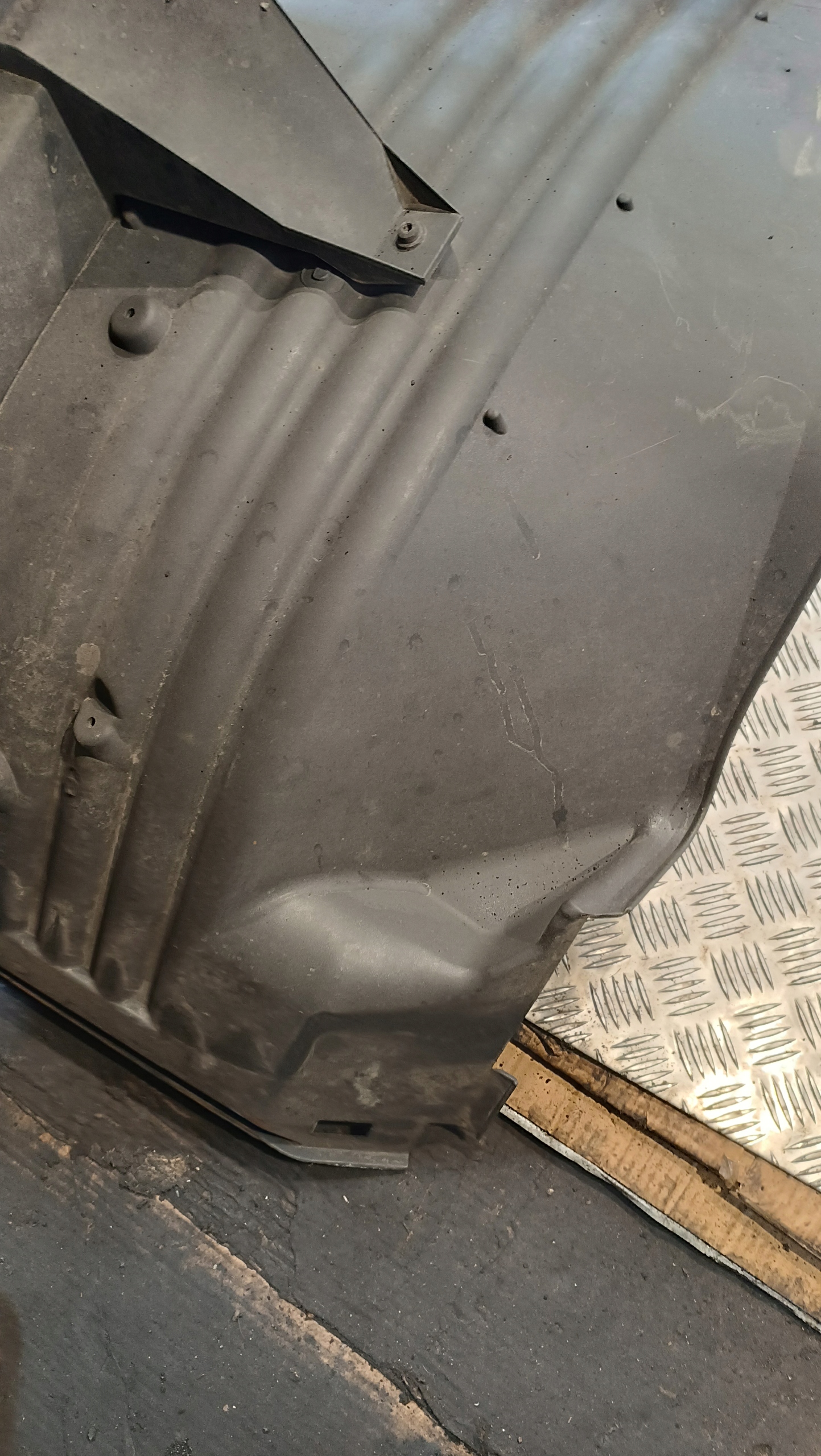 mudguard left rear part SCANIA R