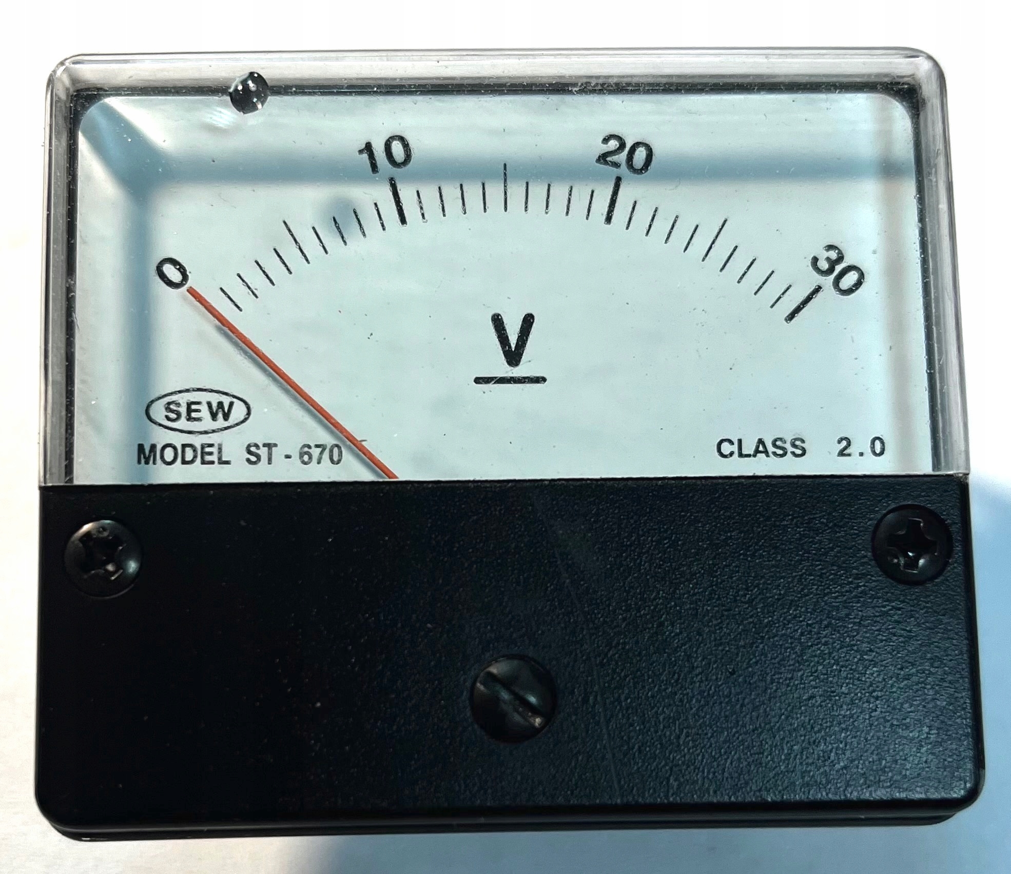 Woltomierz analogowy SEW ST-670